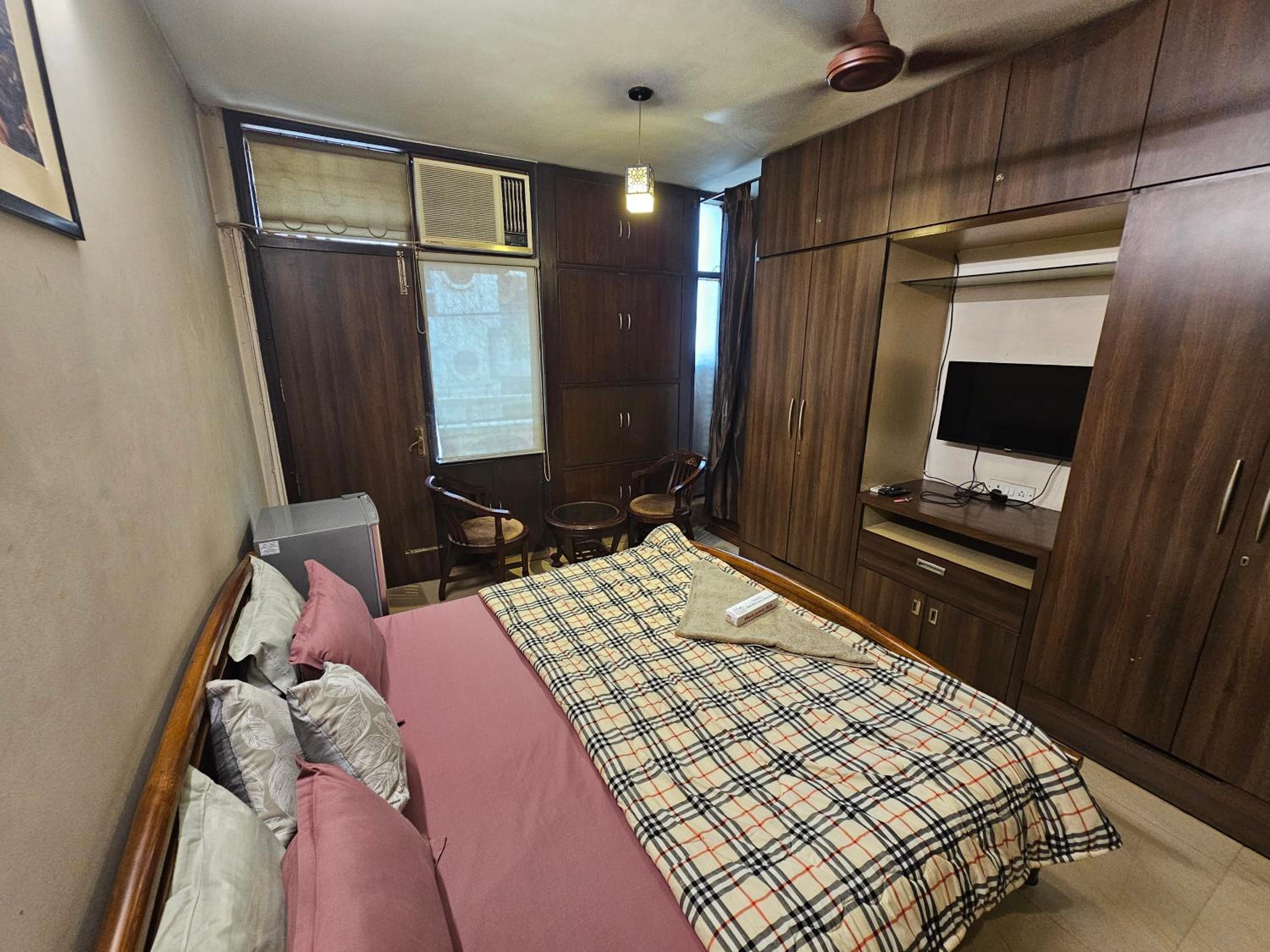 Deluxe Double Room with Balcony - Photo 30