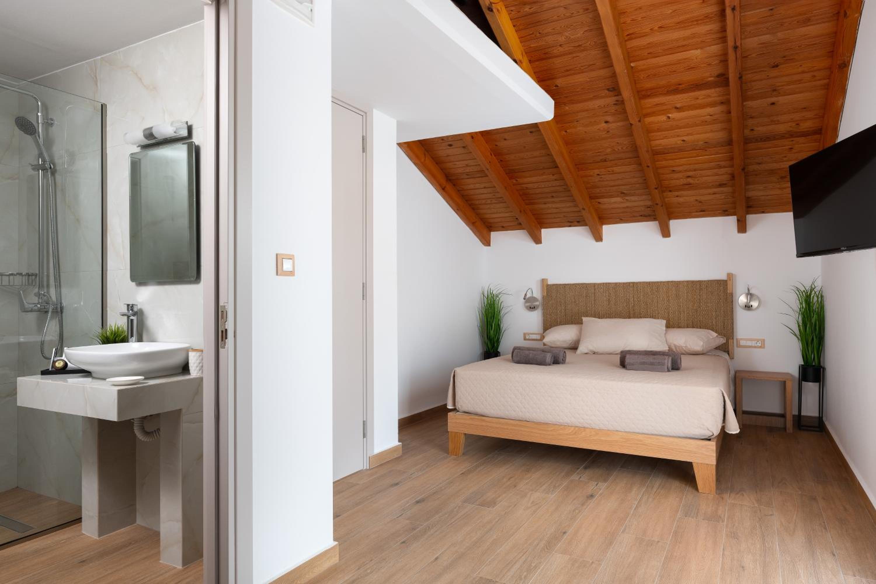 Villa photo 2
