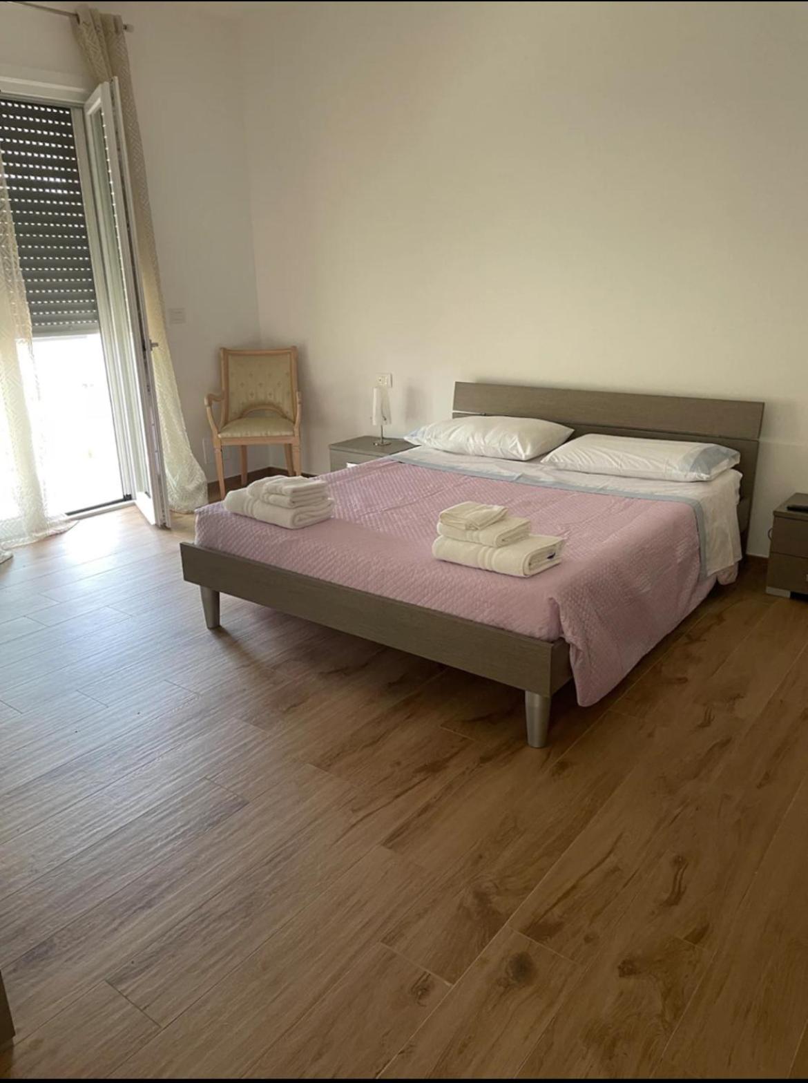 Large Double Room photo 1