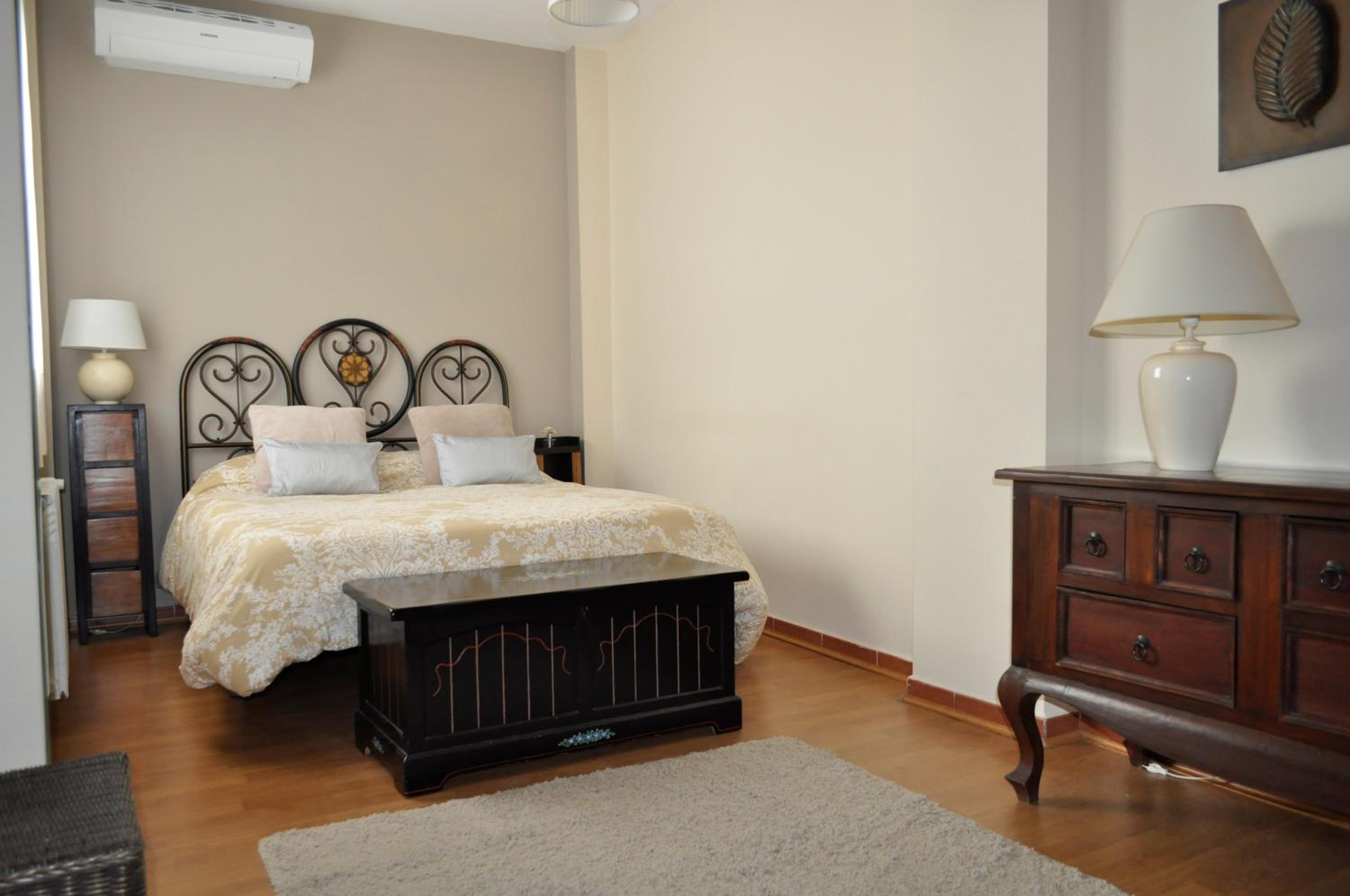 Superior Two-Bedroom Apartment - Photo 4
