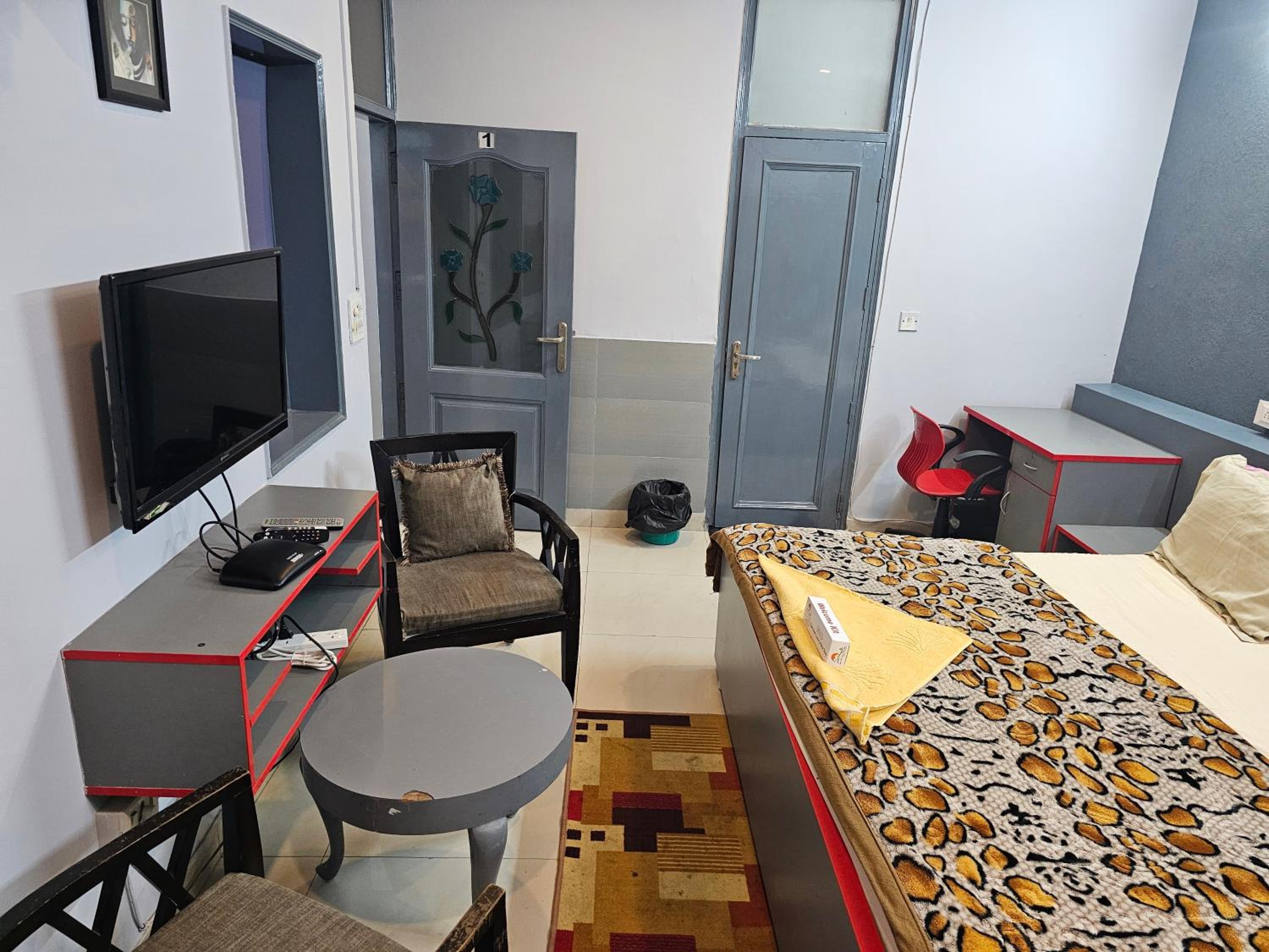 Deluxe King Room - Photo 24
