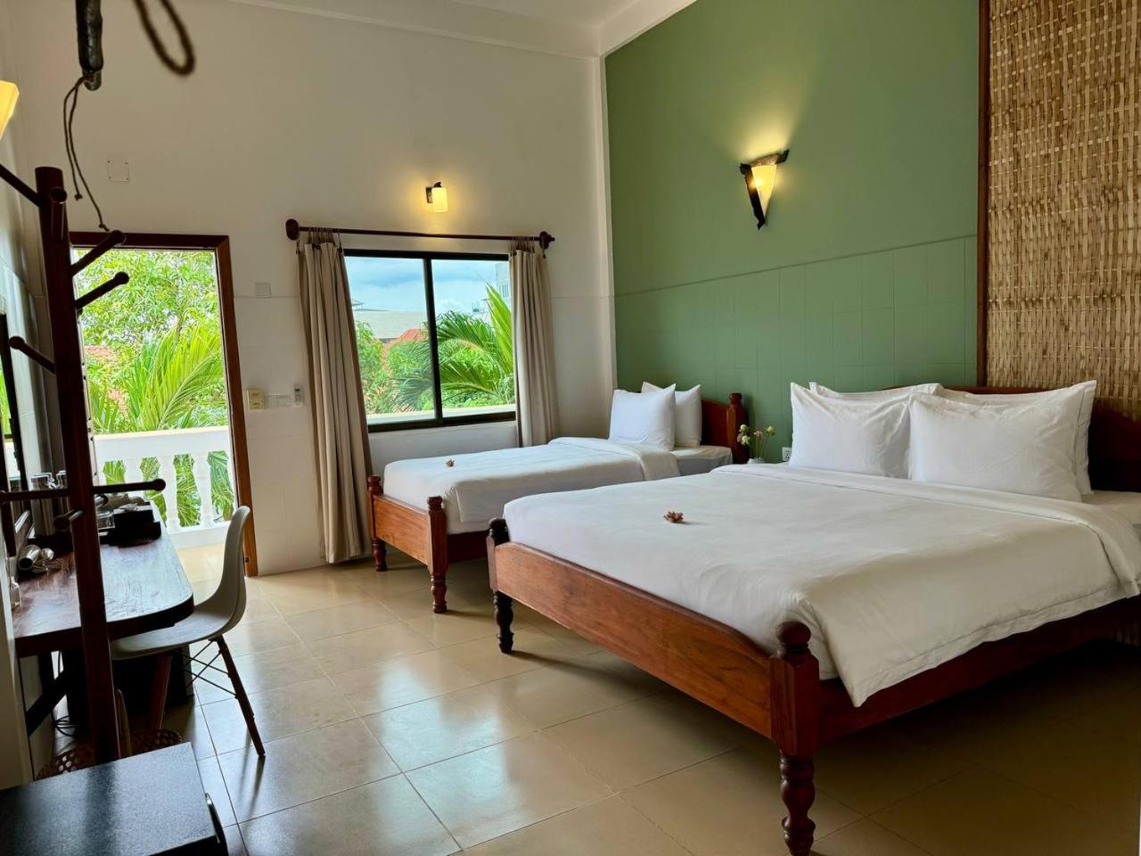 Deluxe Family Room at The Jungle - Includes Afternoon Tea & Tree Planting photo 1