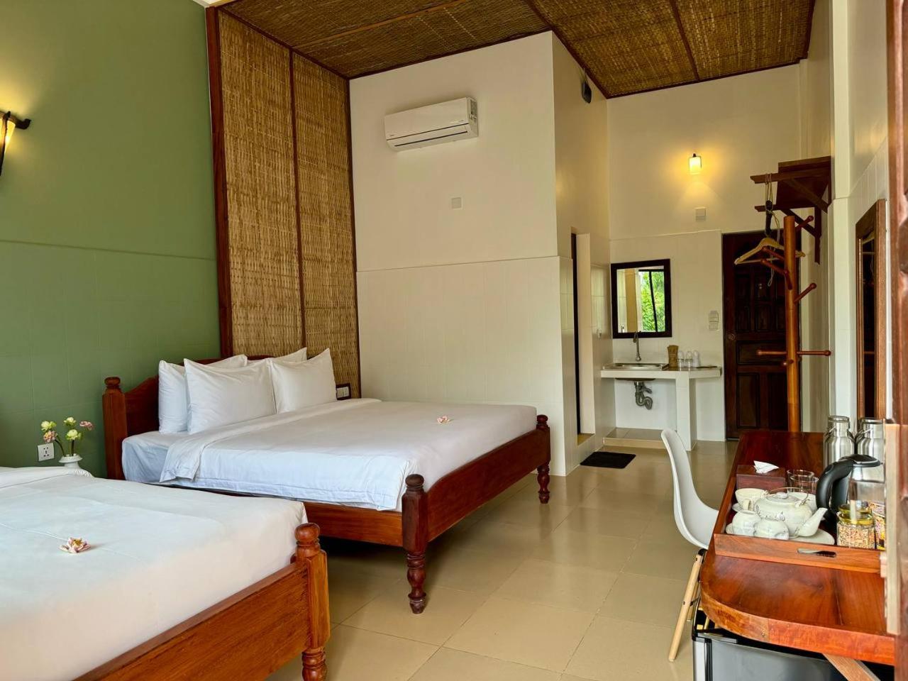 Deluxe Family Room at The Jungle - Includes Afternoon Tea & Tree Planting photo 2