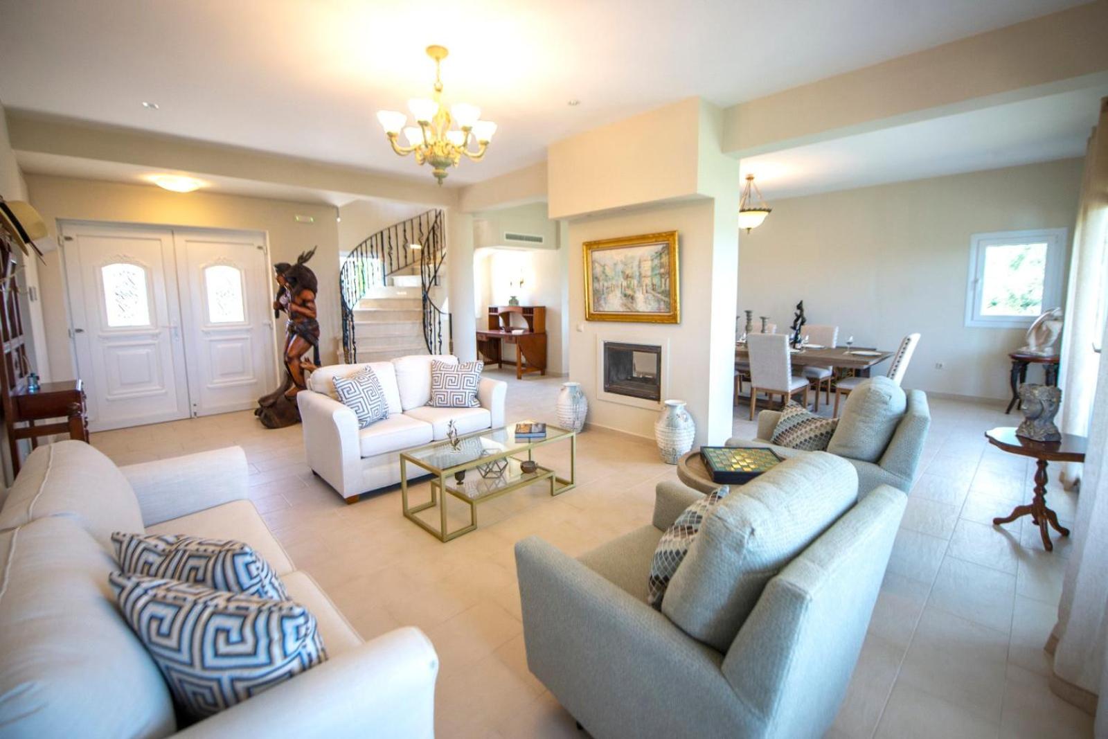 Three-Bedroom Villa photo 1