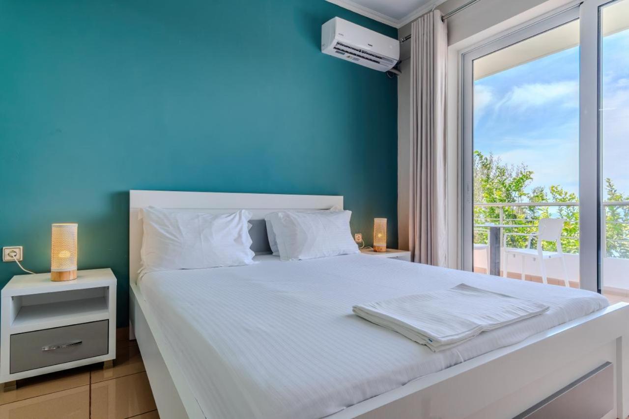 Double Room with Balcony and Sea View