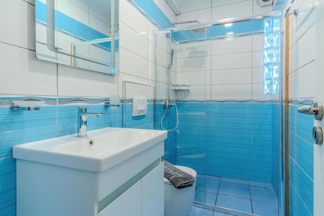 Double Room with Balcony and Sea View