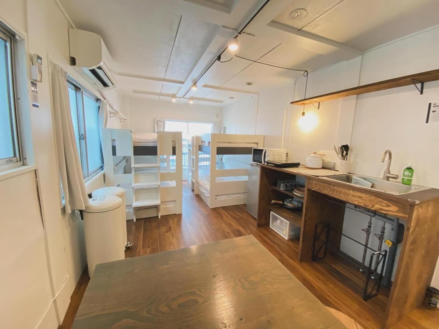 Economy Quadruple Room with Shared Bathroom photo 2
