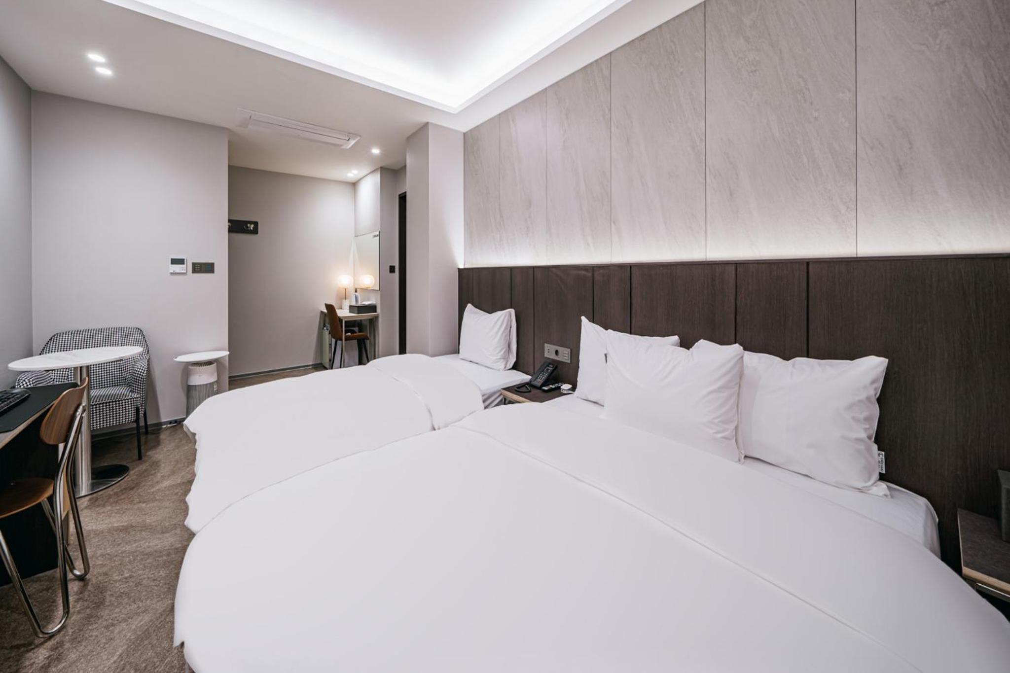Superior Twin Room photo 2