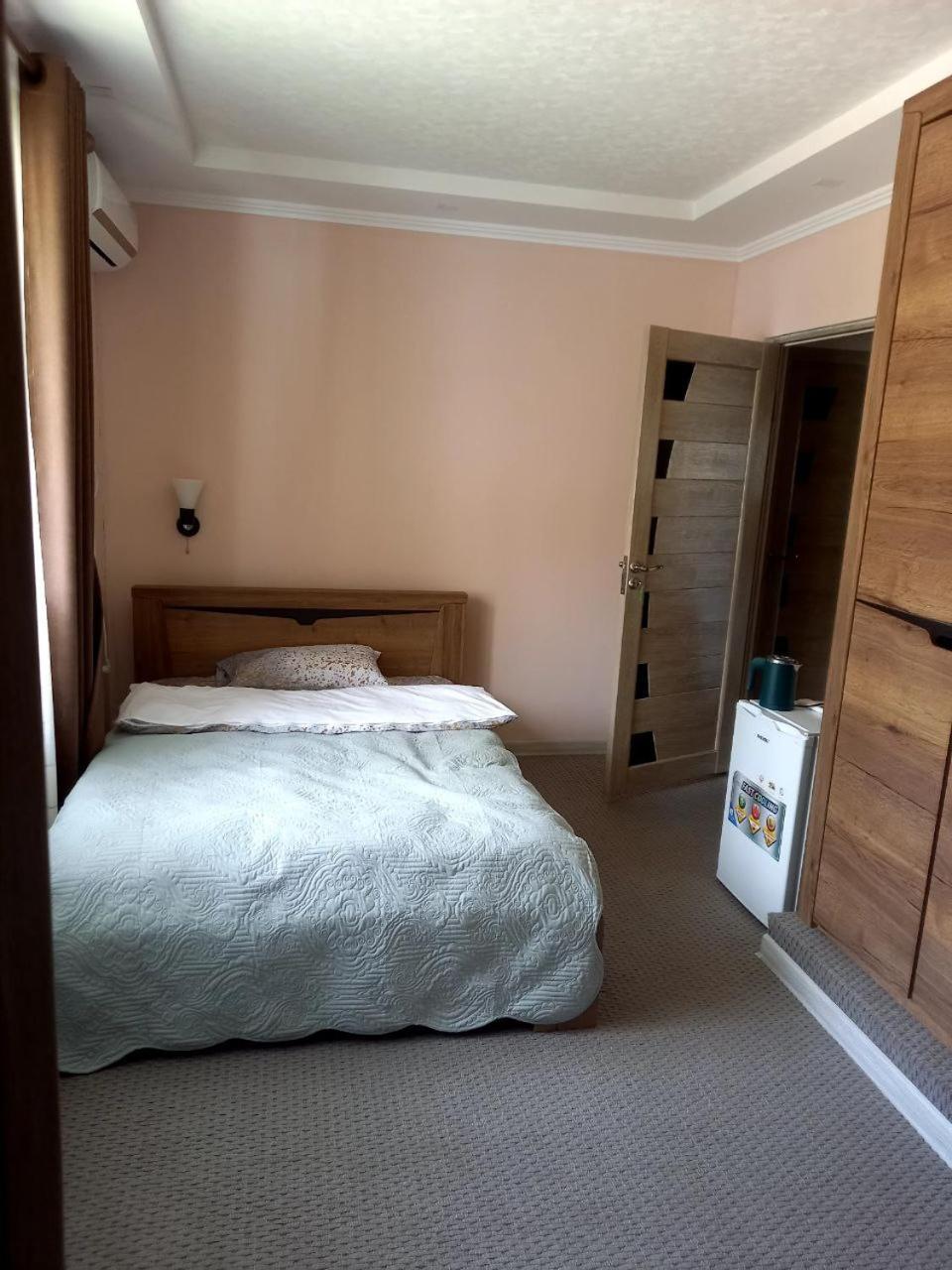 Single Room With Private Bathroom photo 2