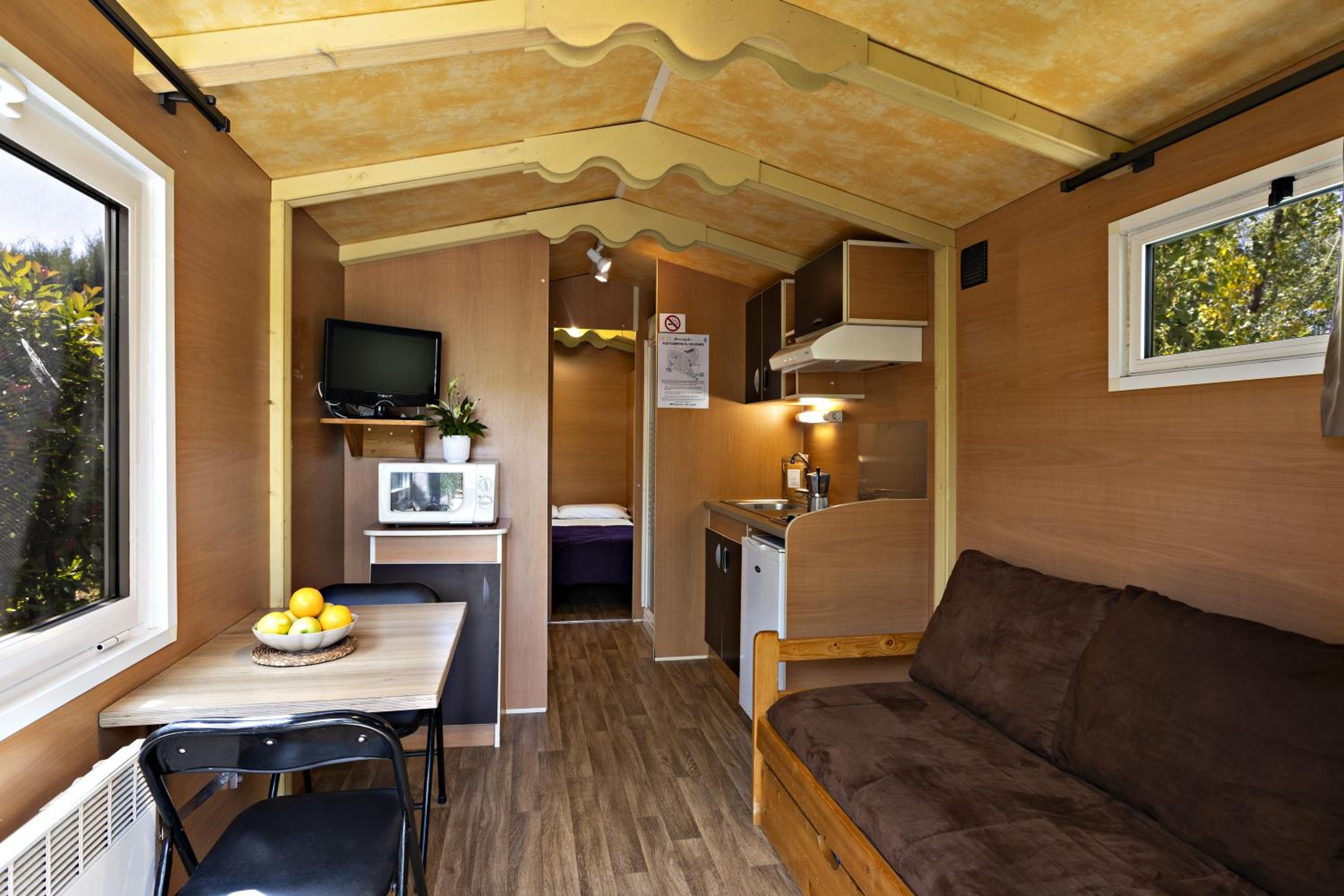 Bungalow con Jardín (2 Adultos + 2 Niños)