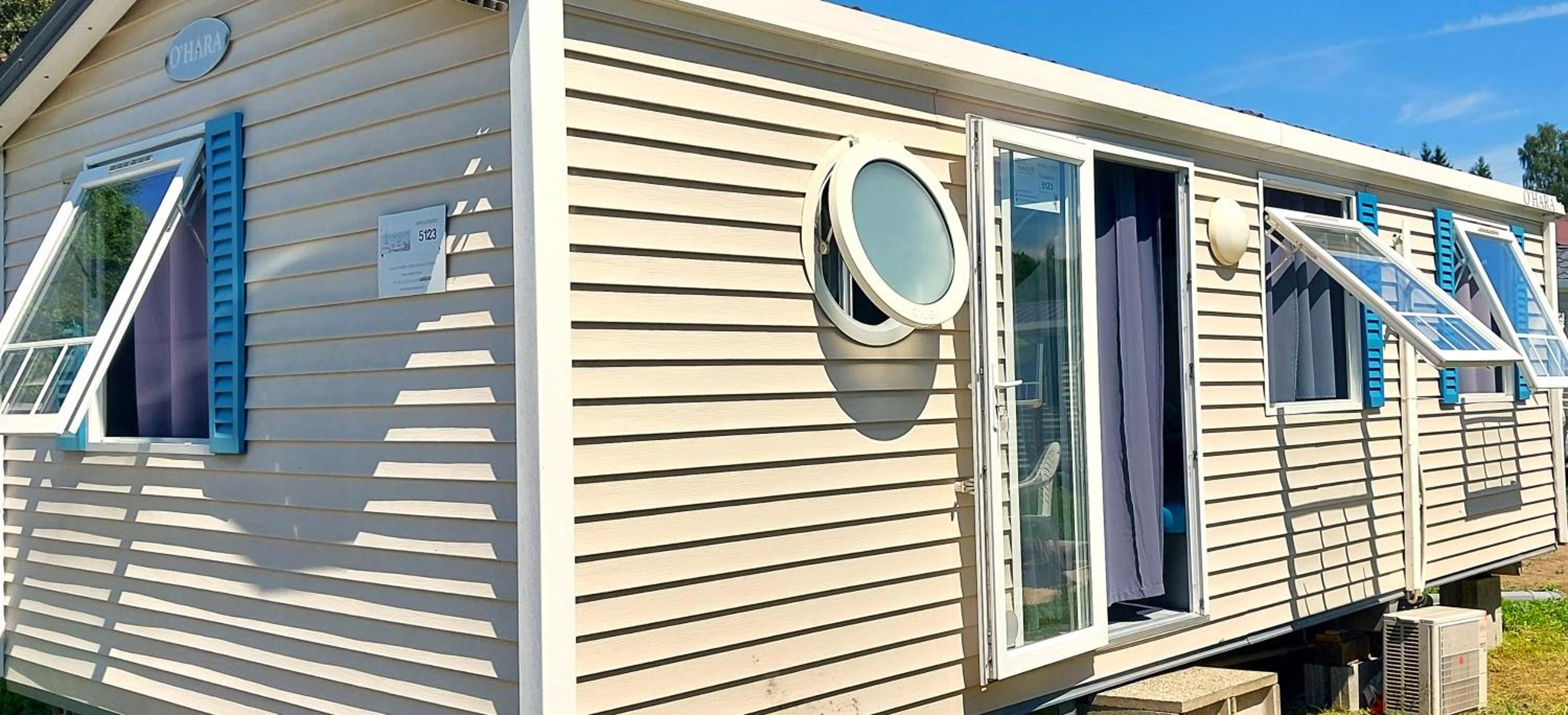 Mobile Home - Photo 3