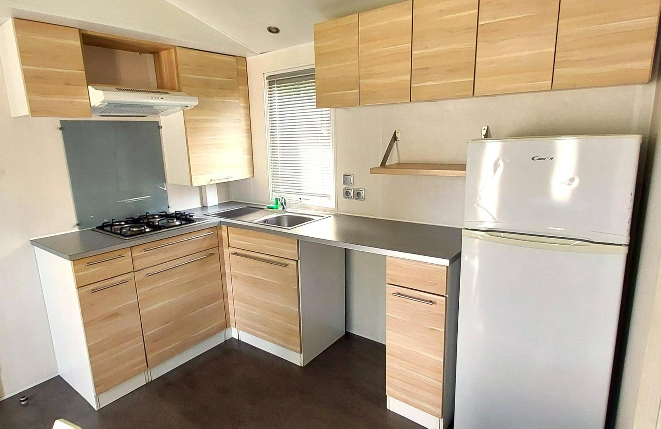 Mobile Home - Photo 31