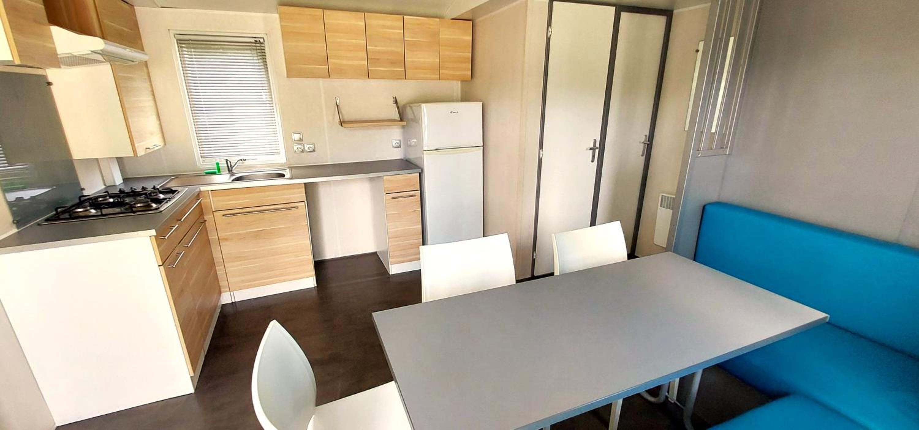 Mobile Home - Photo 12