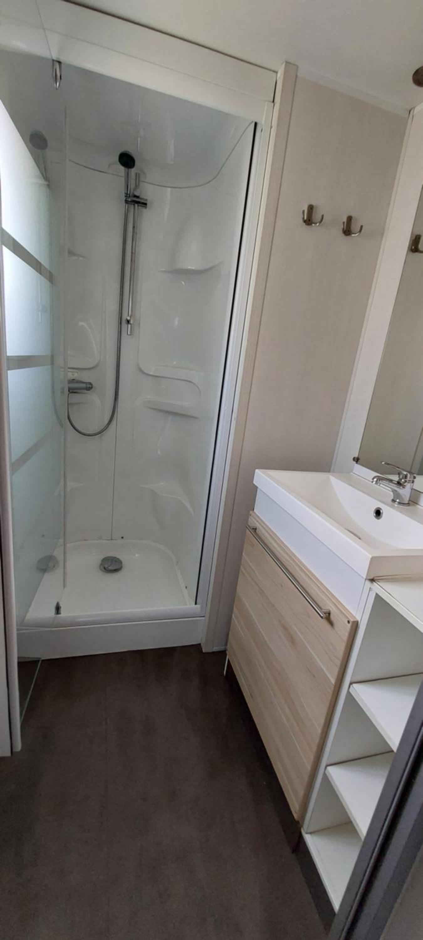 Mobile Home - Photo 20