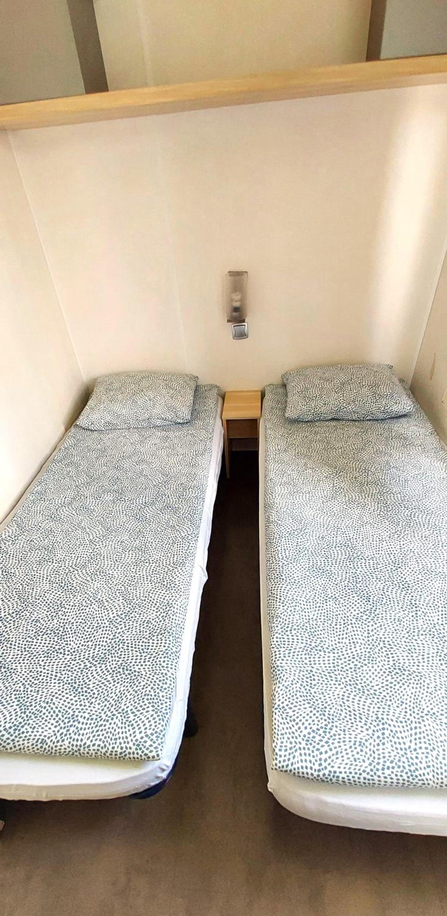 Mobile Home - Photo 16