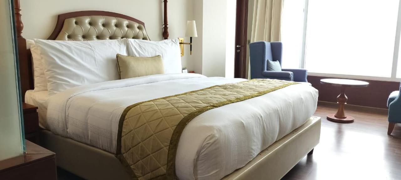 Deluxe Double Room with Balcony photo 2