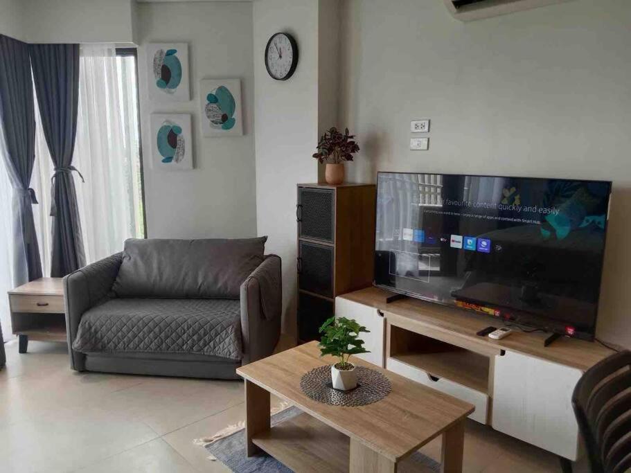 Studio Apartment photo 1