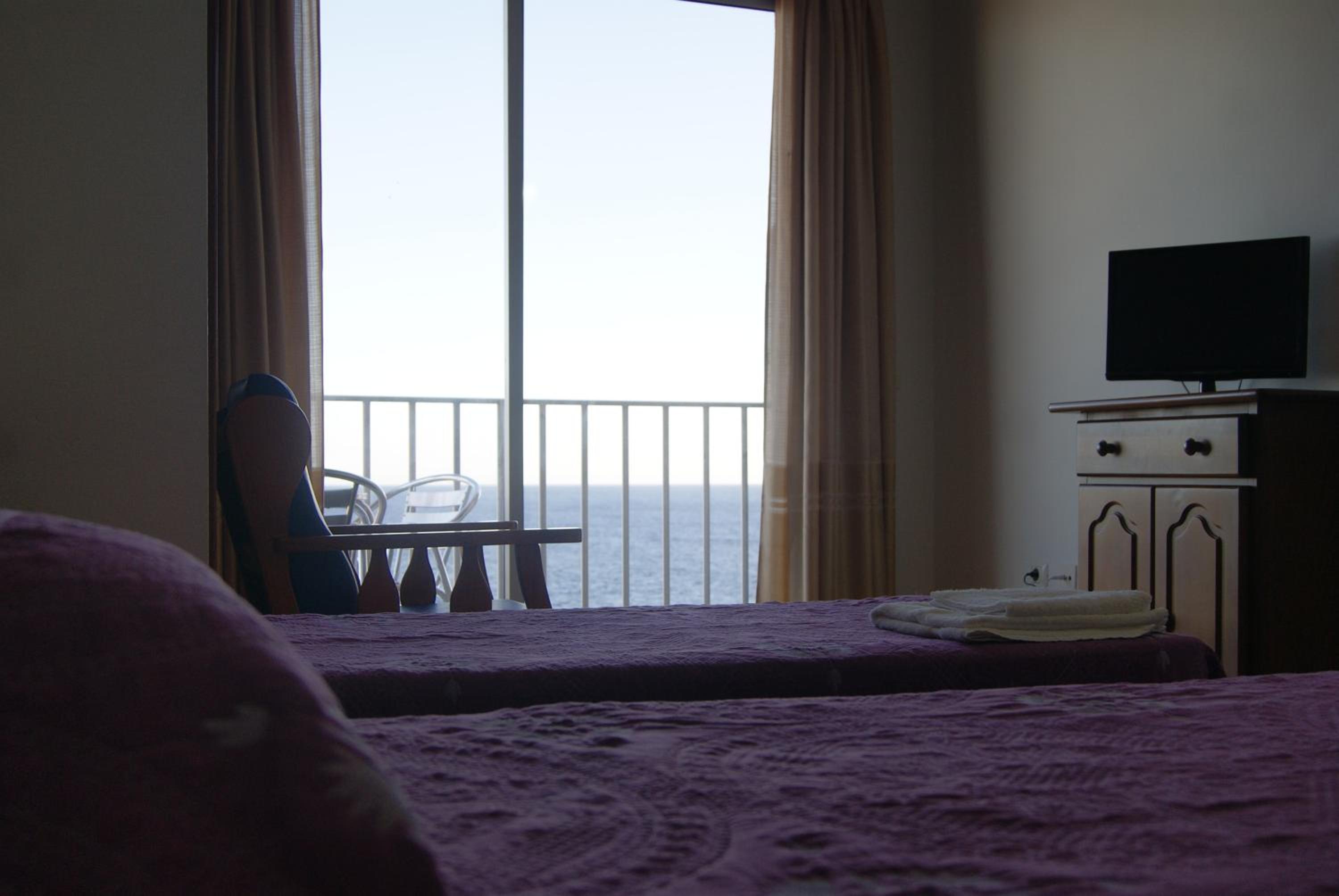 Studio with Balcony and Sea Views- No.5 photo 3