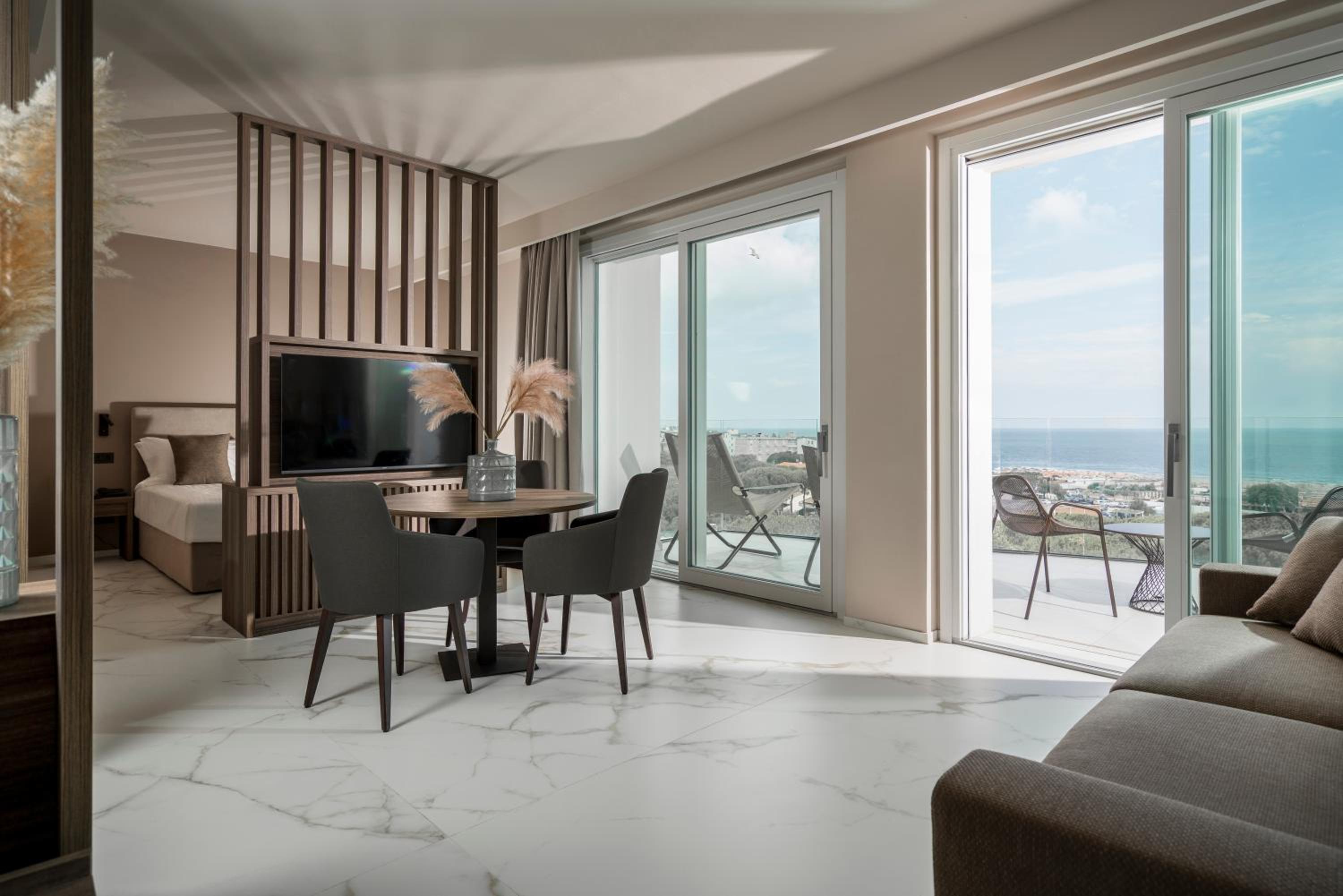 Junior Suite with Sea View photo 2