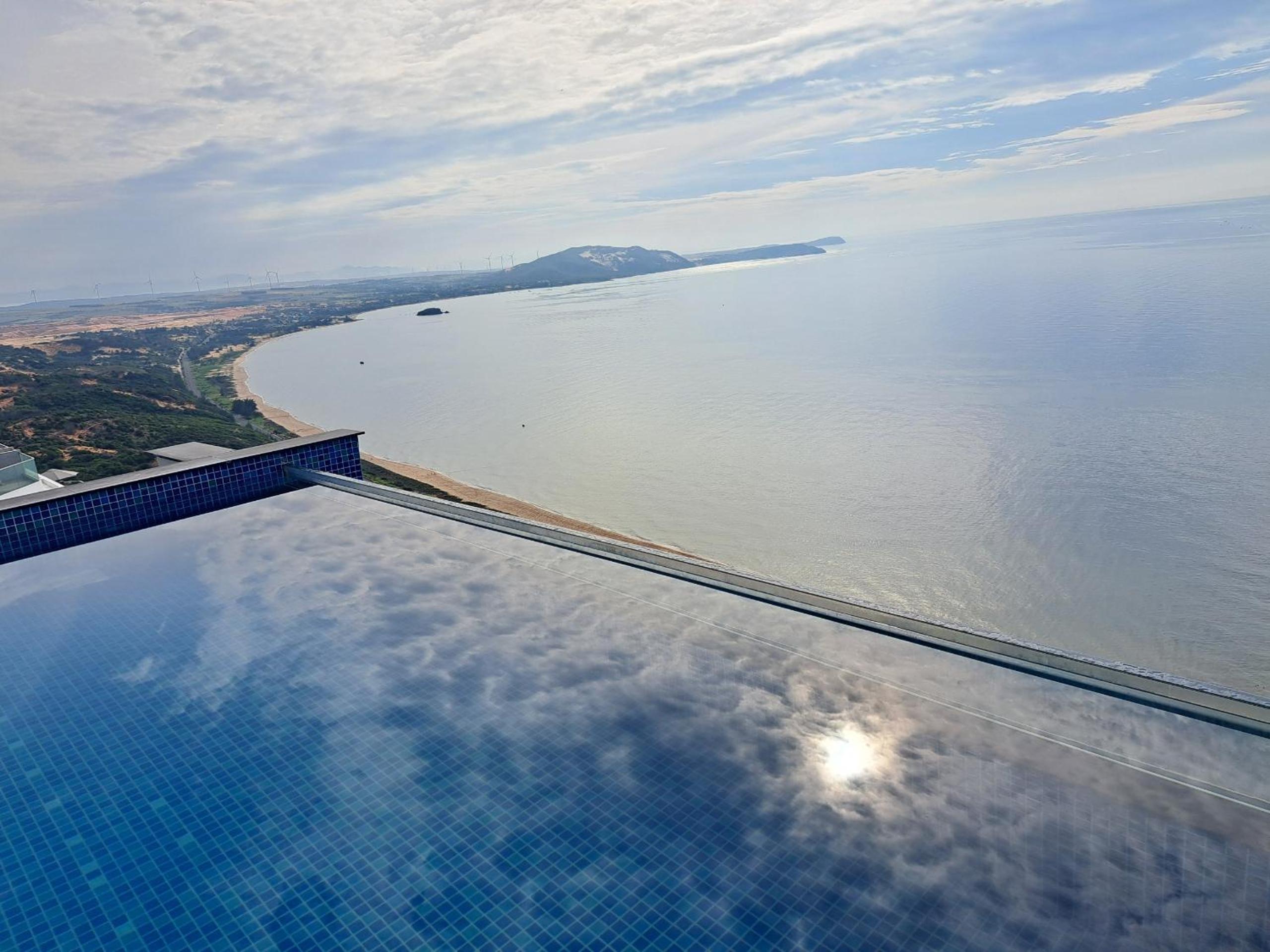 Double Room With Pool View photo 1