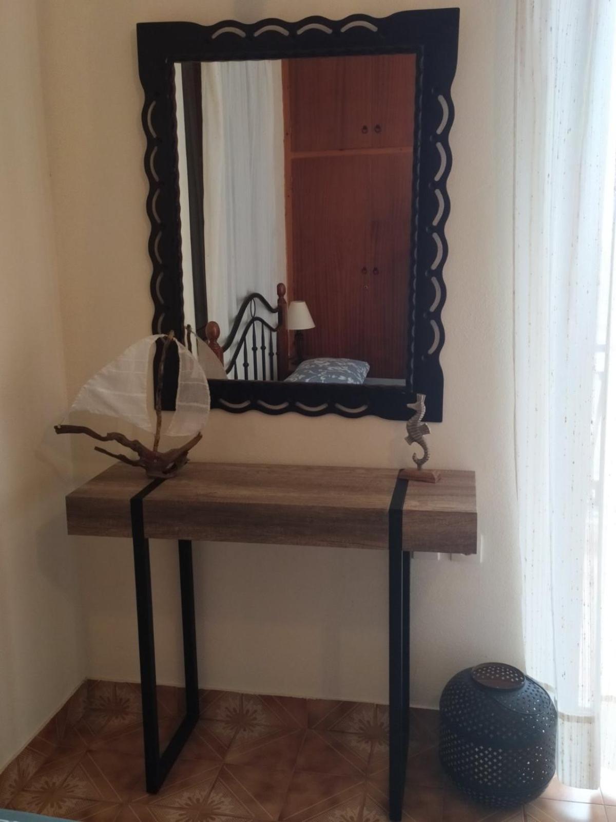 One-Bedroom Apartment - Photo 6
