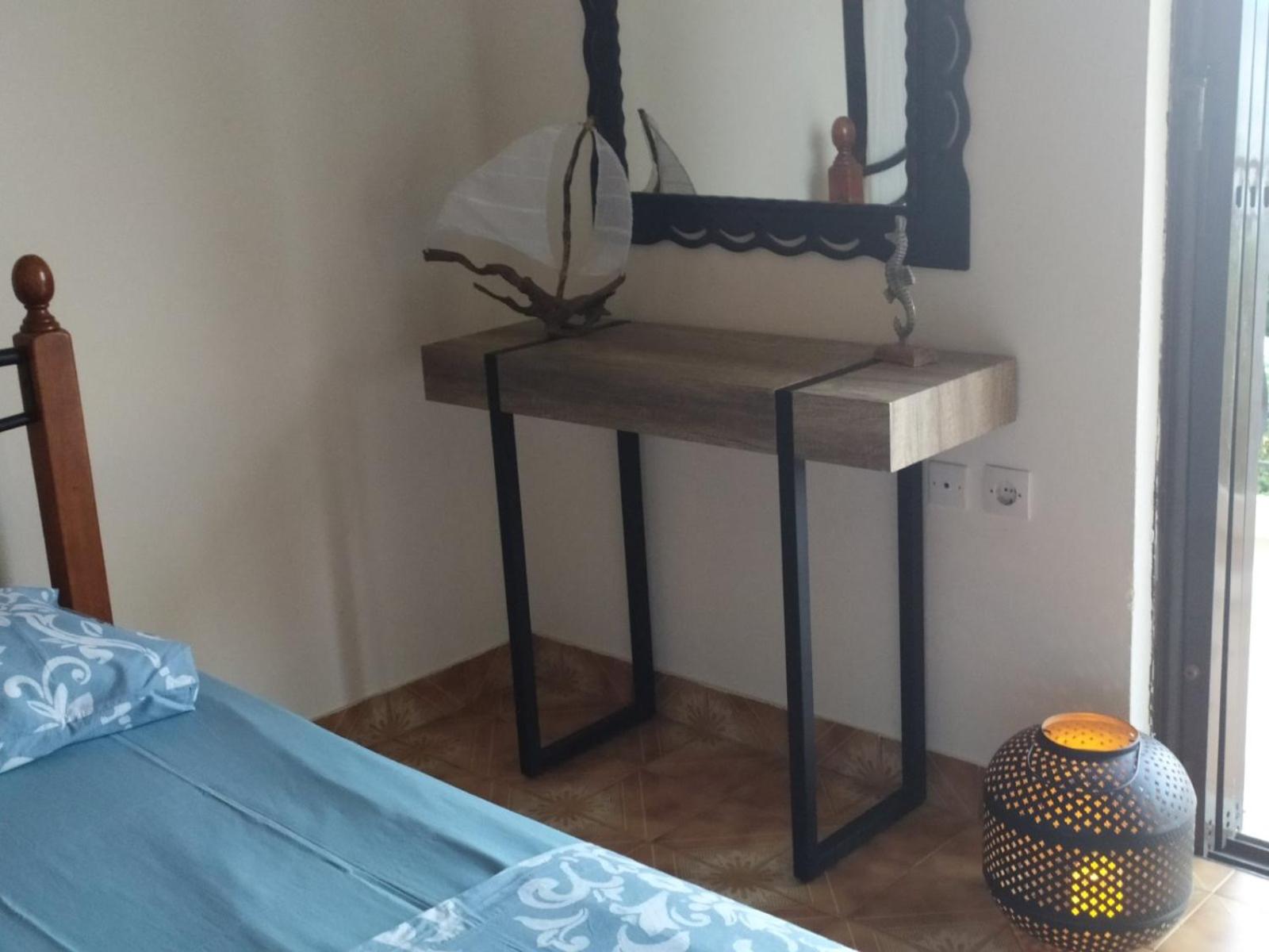 One-Bedroom Apartment - Photo 2