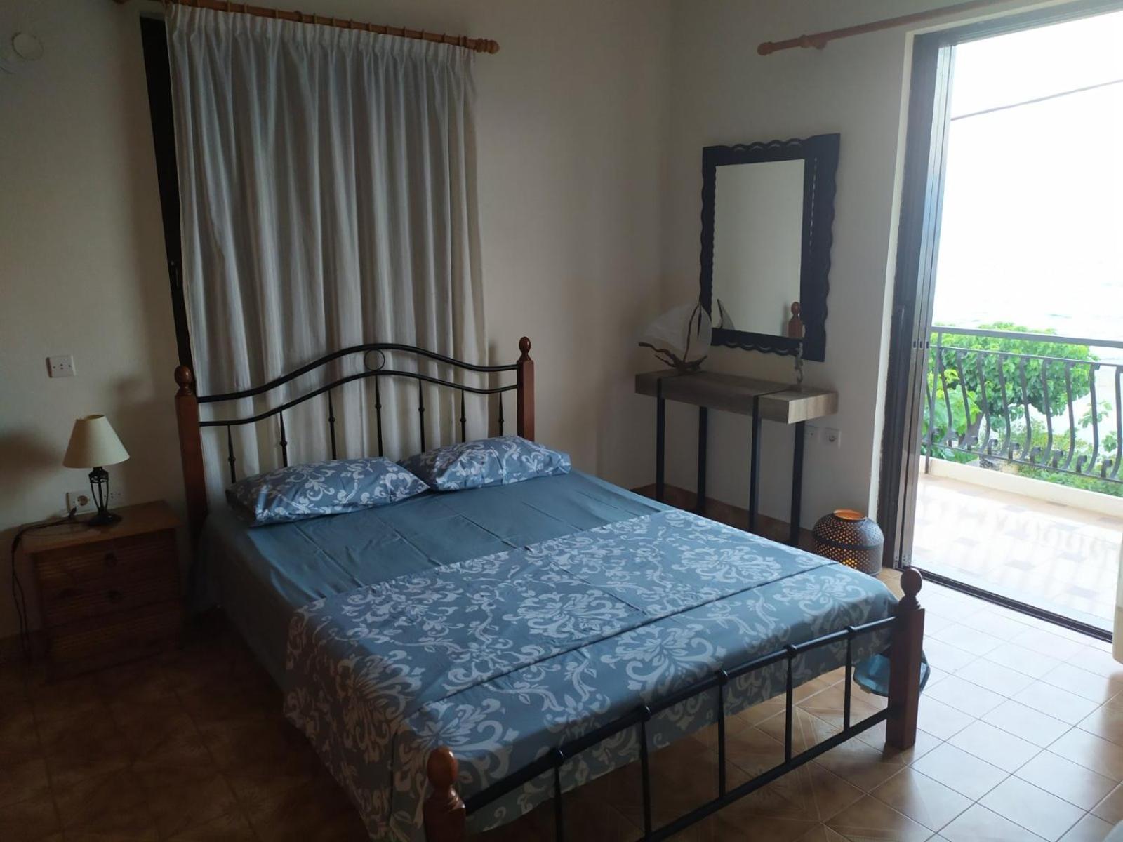 One-Bedroom Apartment - Photo 7