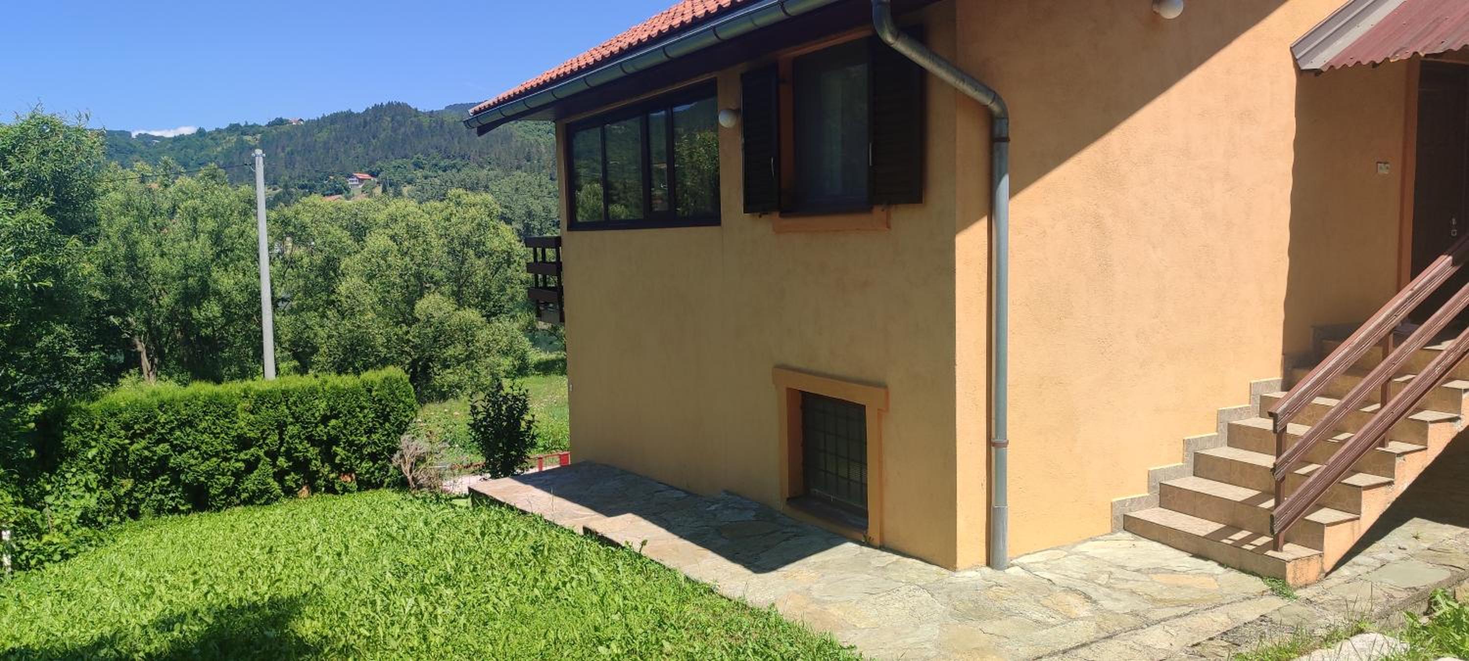 Three-Bedroom House photo 3
