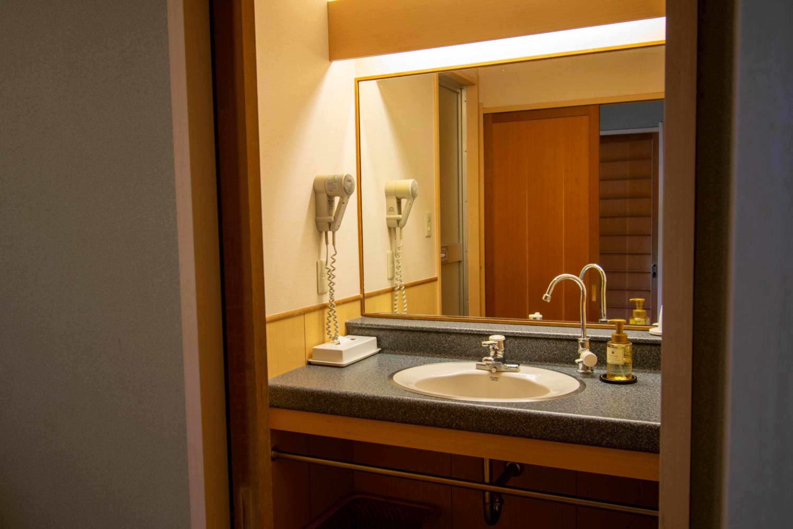 East-Building Japanese Style Room -Non Smoking - Photo 4