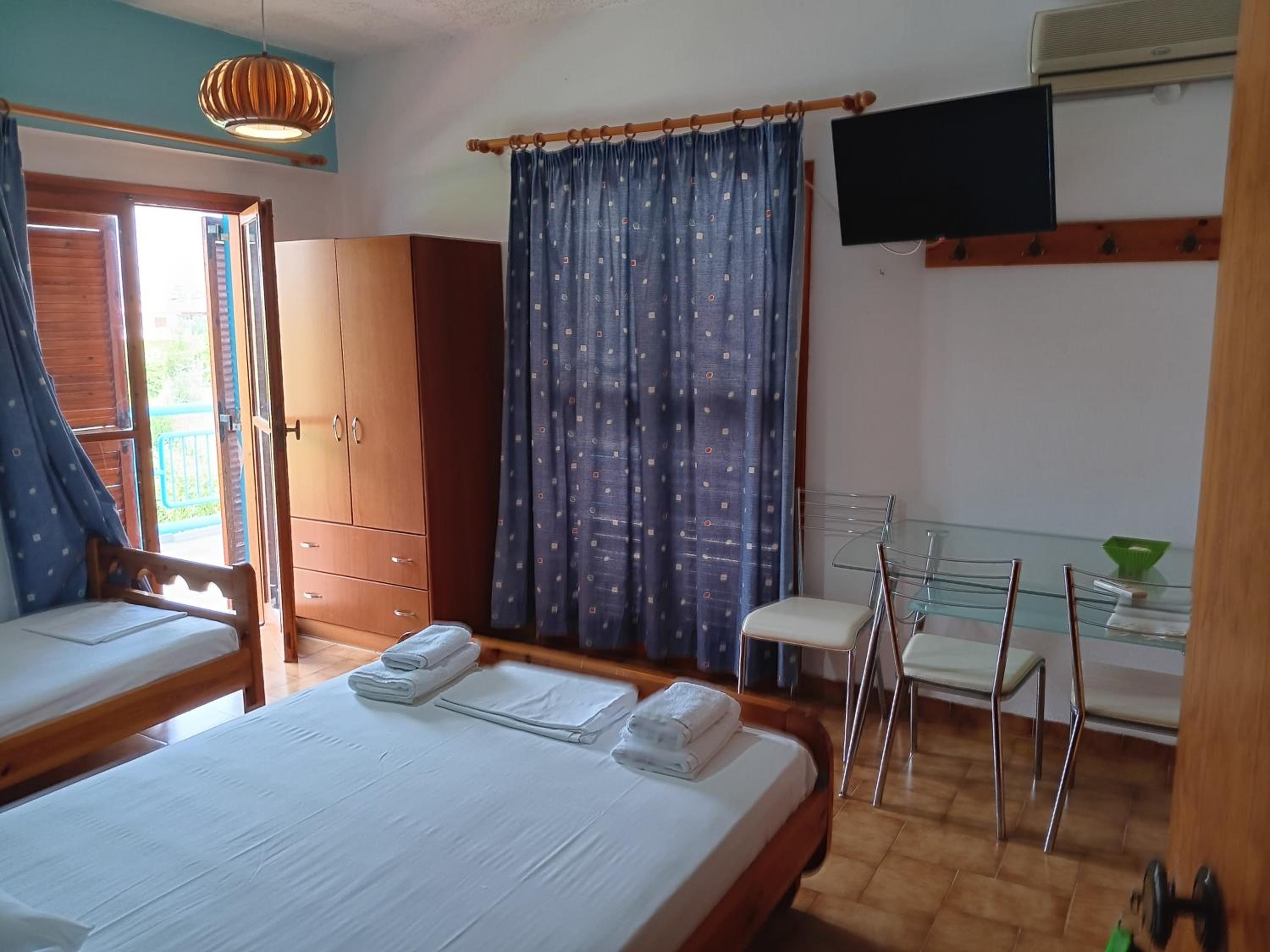 Apartment with Balcony photo 1