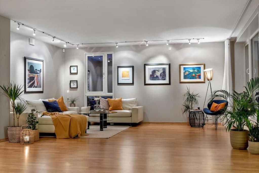 Three-Bedroom Deluxe Apartment photo 2