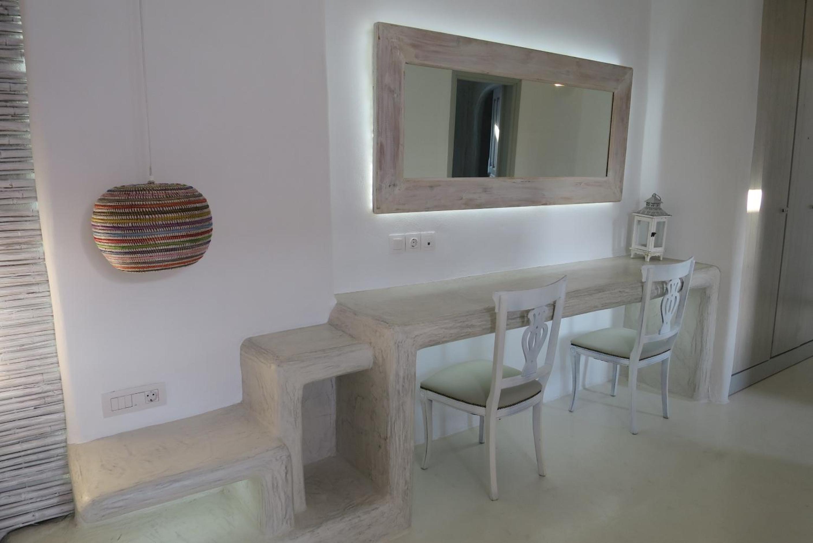 Superior Suite - Photo 10