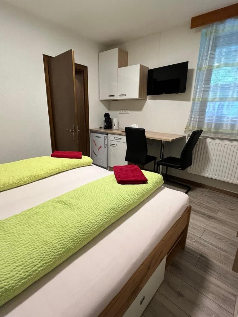 Double Room with Private Bathroom photo 2