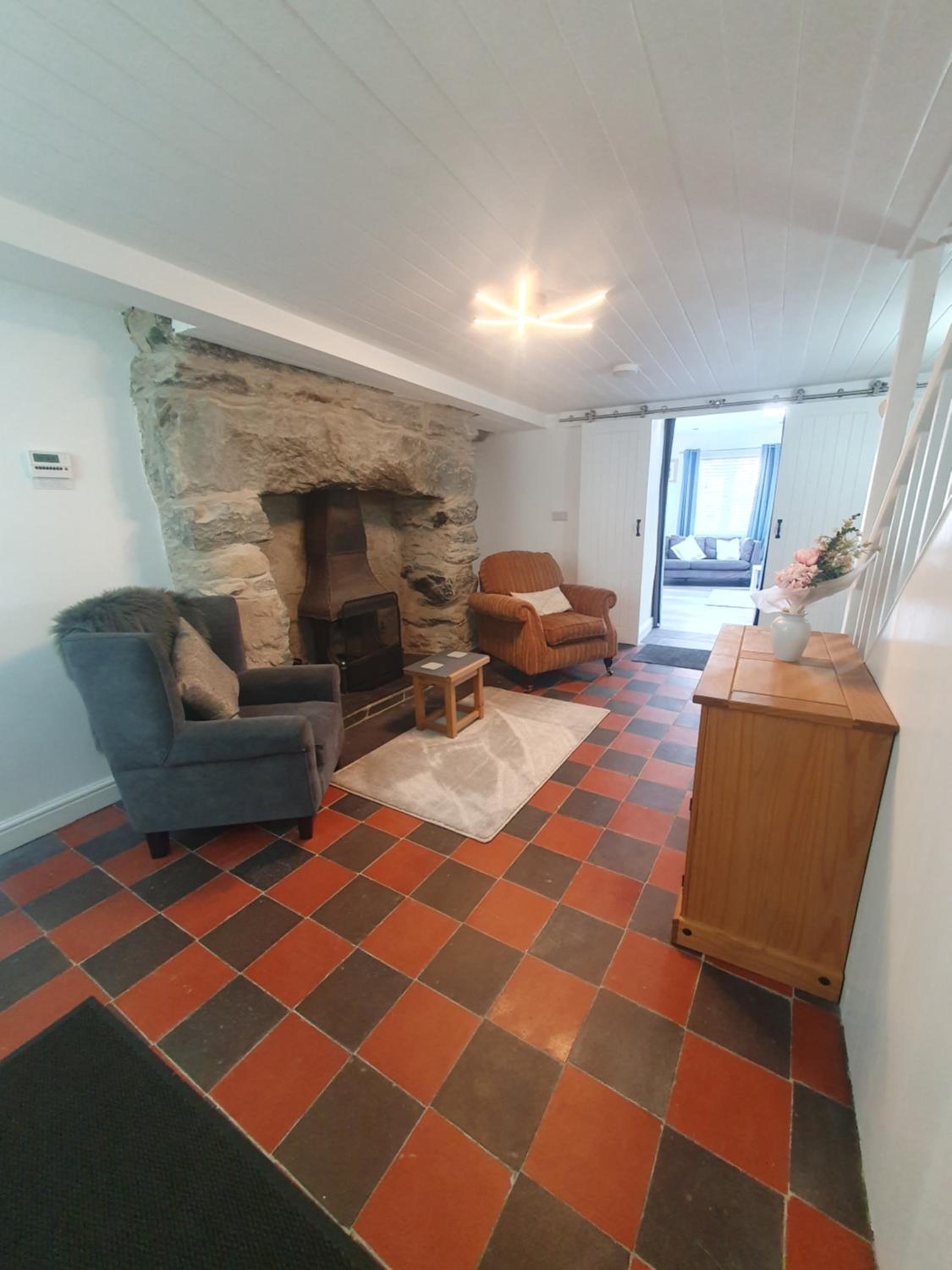 Four-Bedroom House photo 2