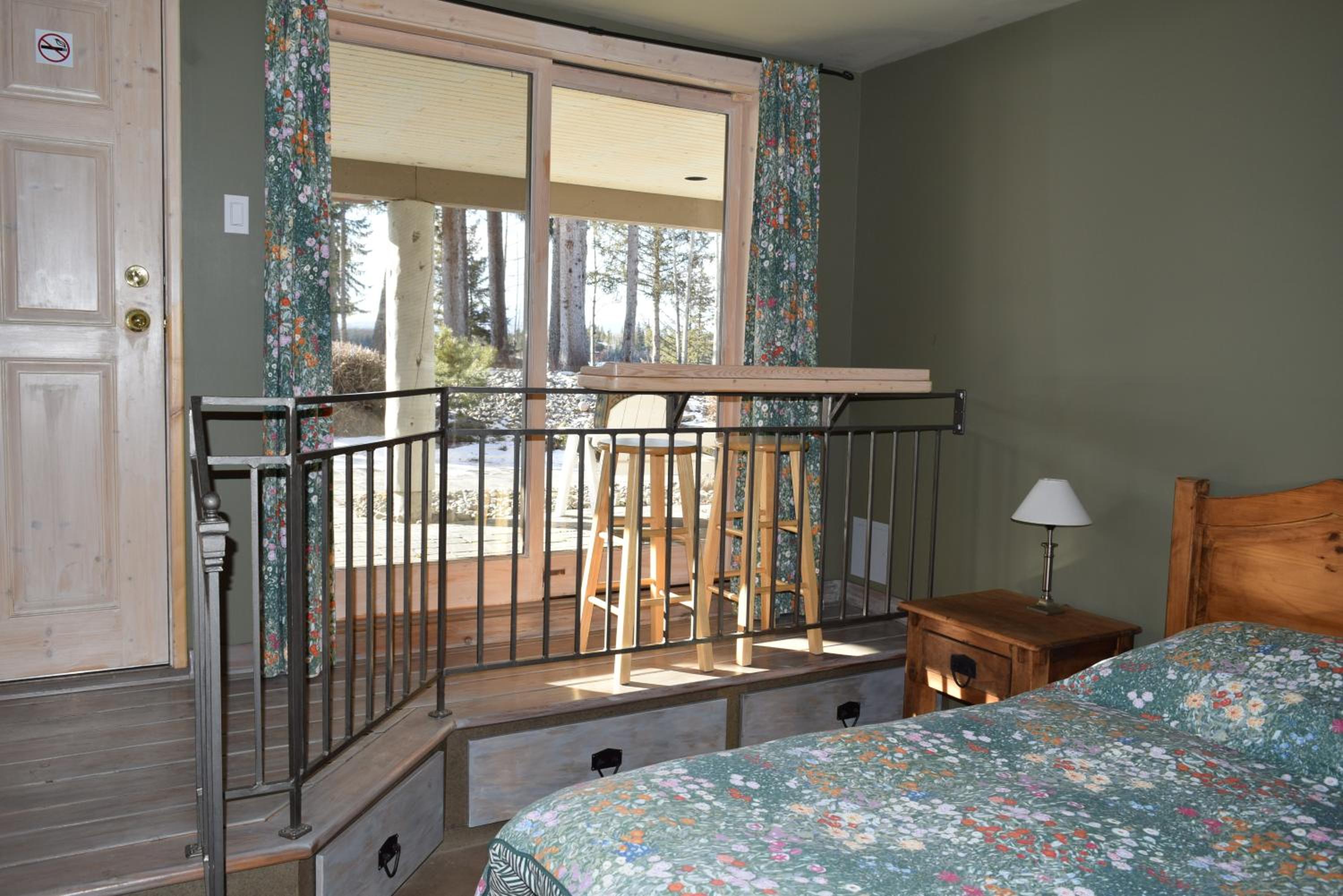 Queen Room with Lake View photo 2