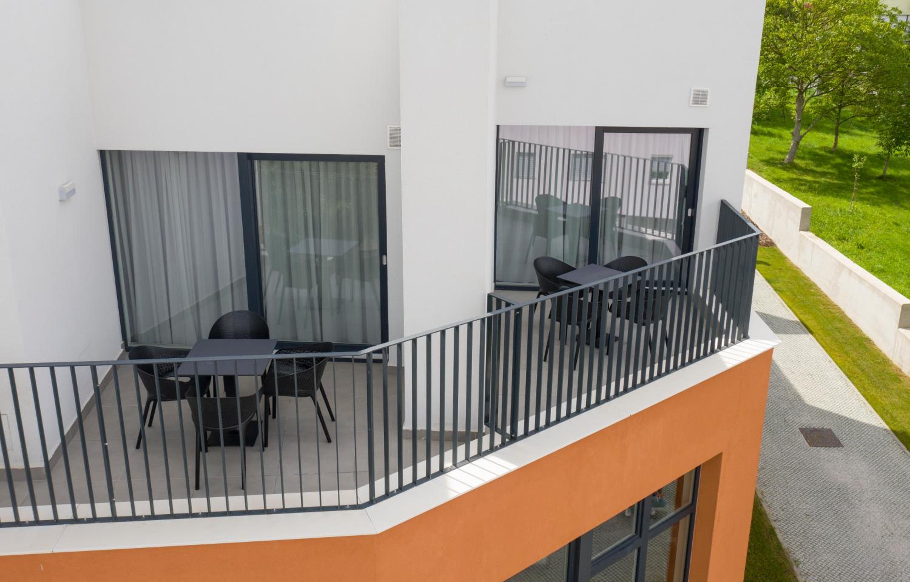 Deluxe Double Room with Balcony photo 3