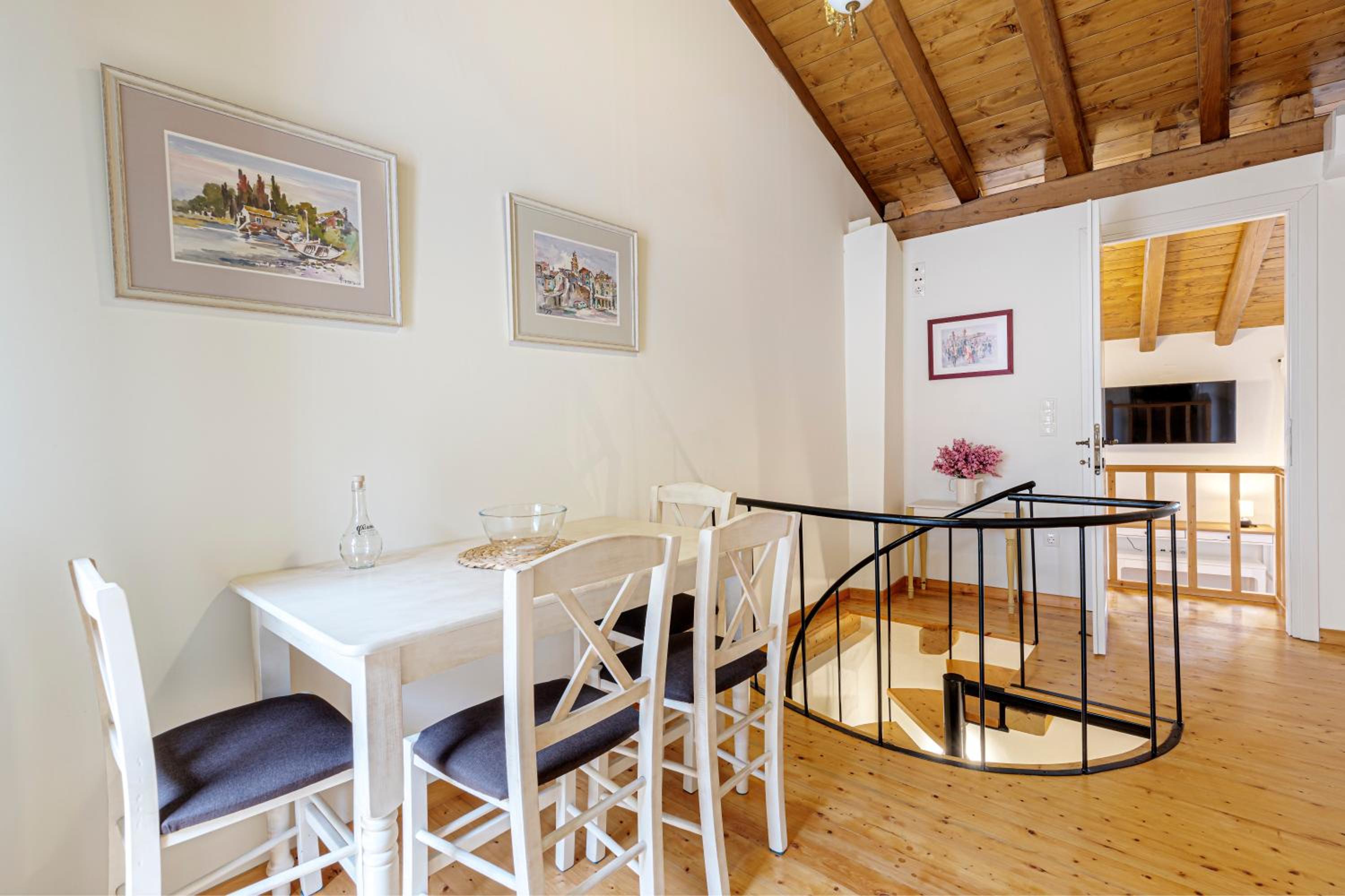 Two-Bedroom House photo 2