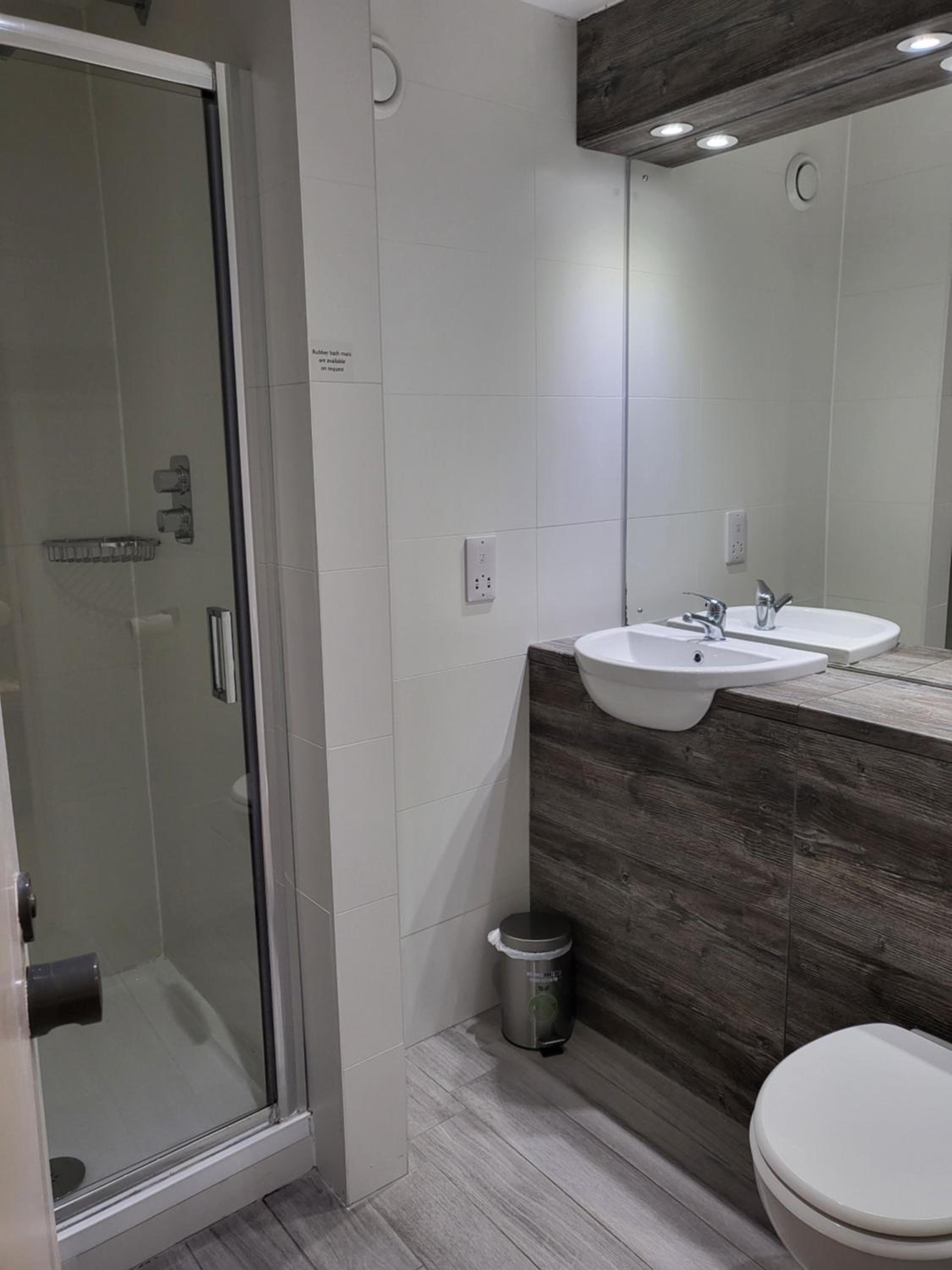 Small Double Room - Photo 3