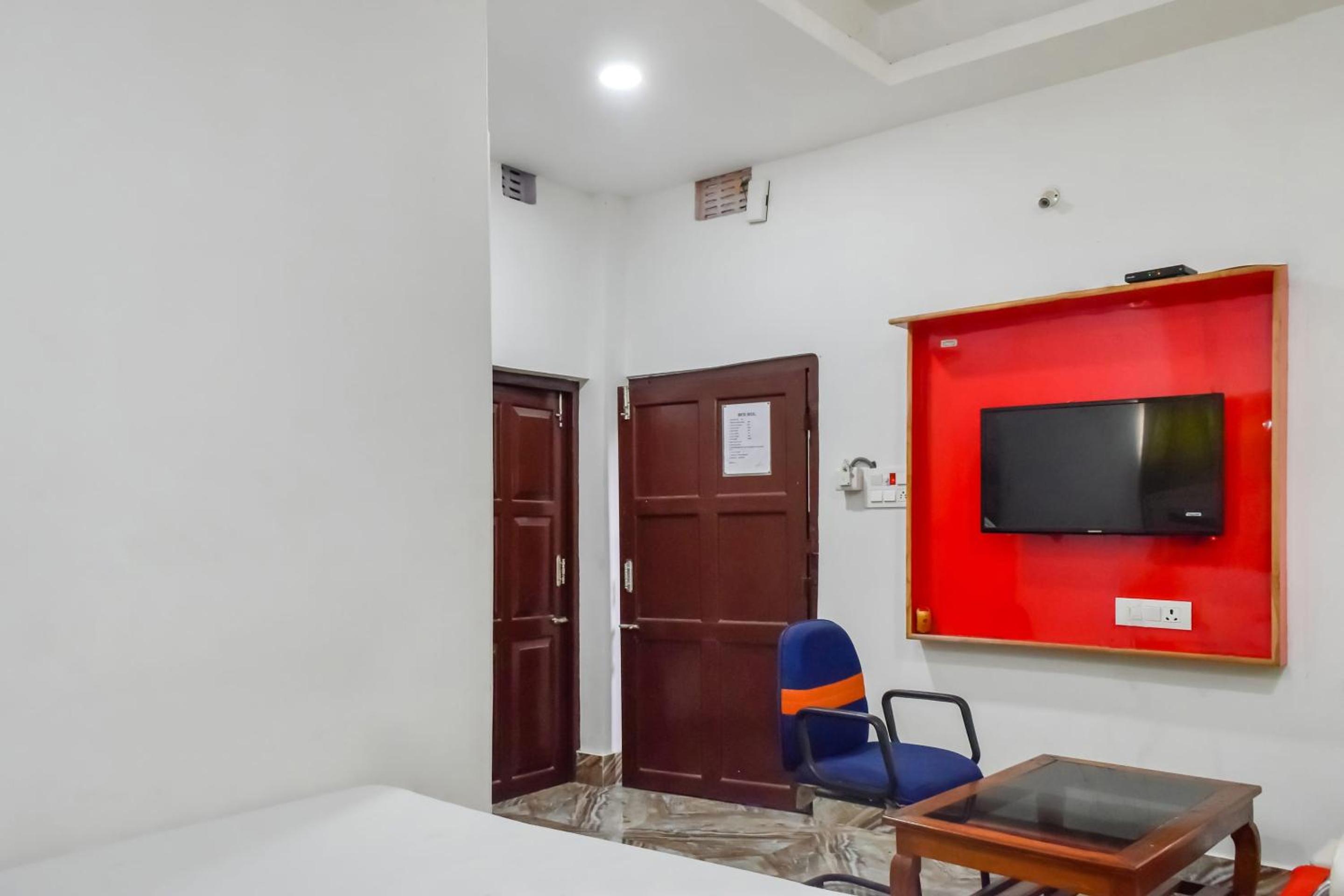 Budget Double Room photo 3