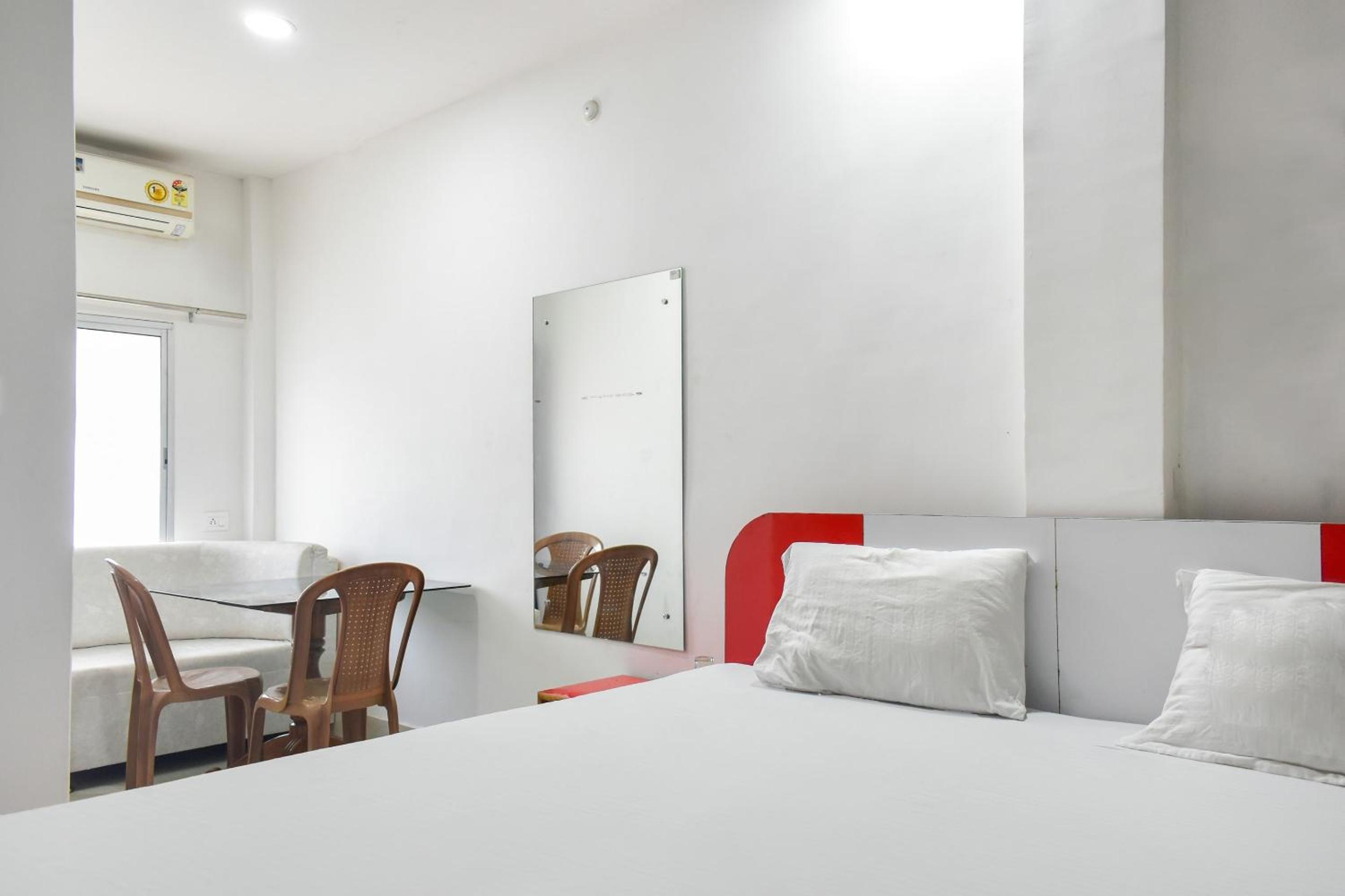 Budget Double Room photo 2