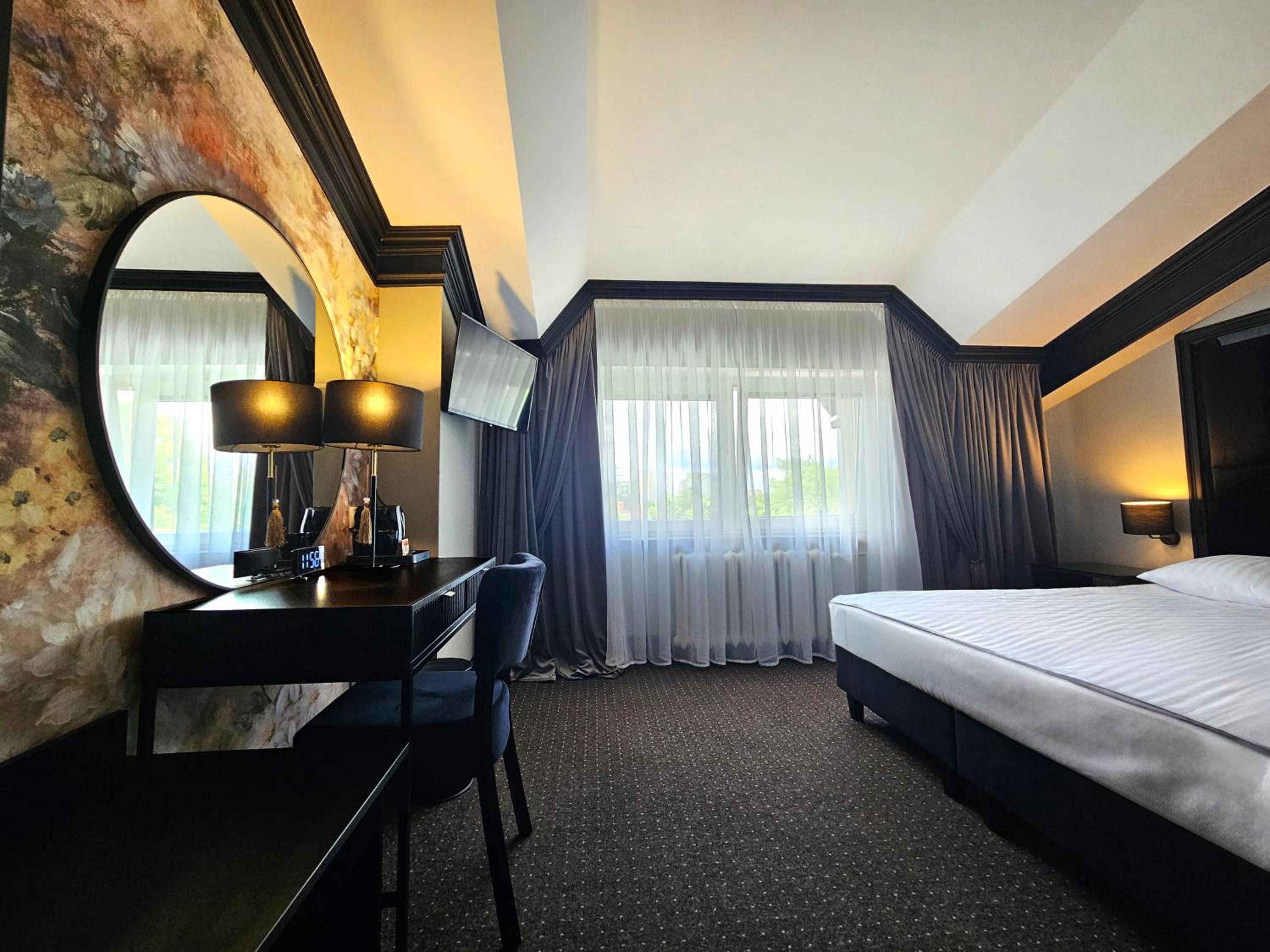 Small Double Room - Photo 4