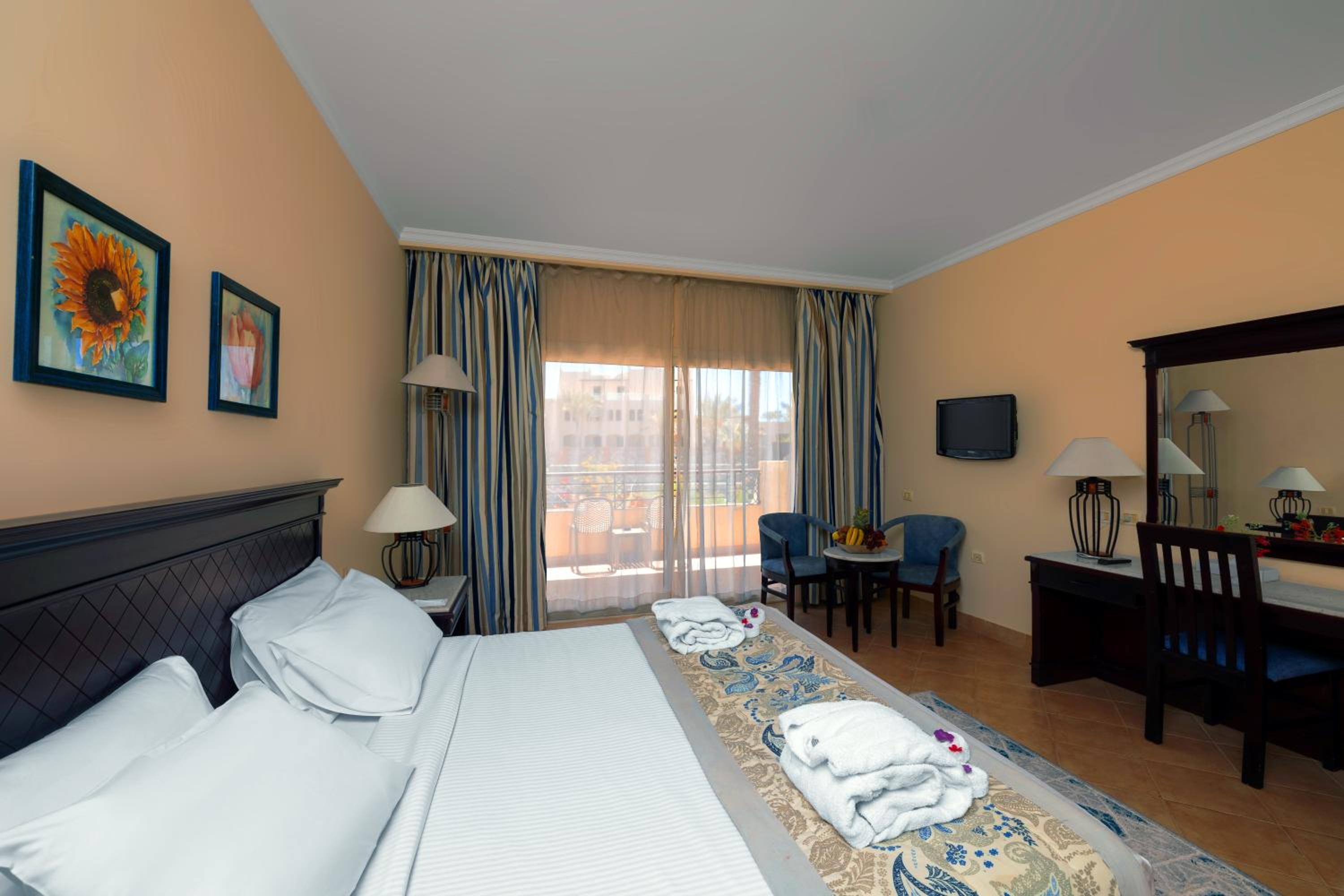 Superior Double or Twin Room with Garden View photo 3