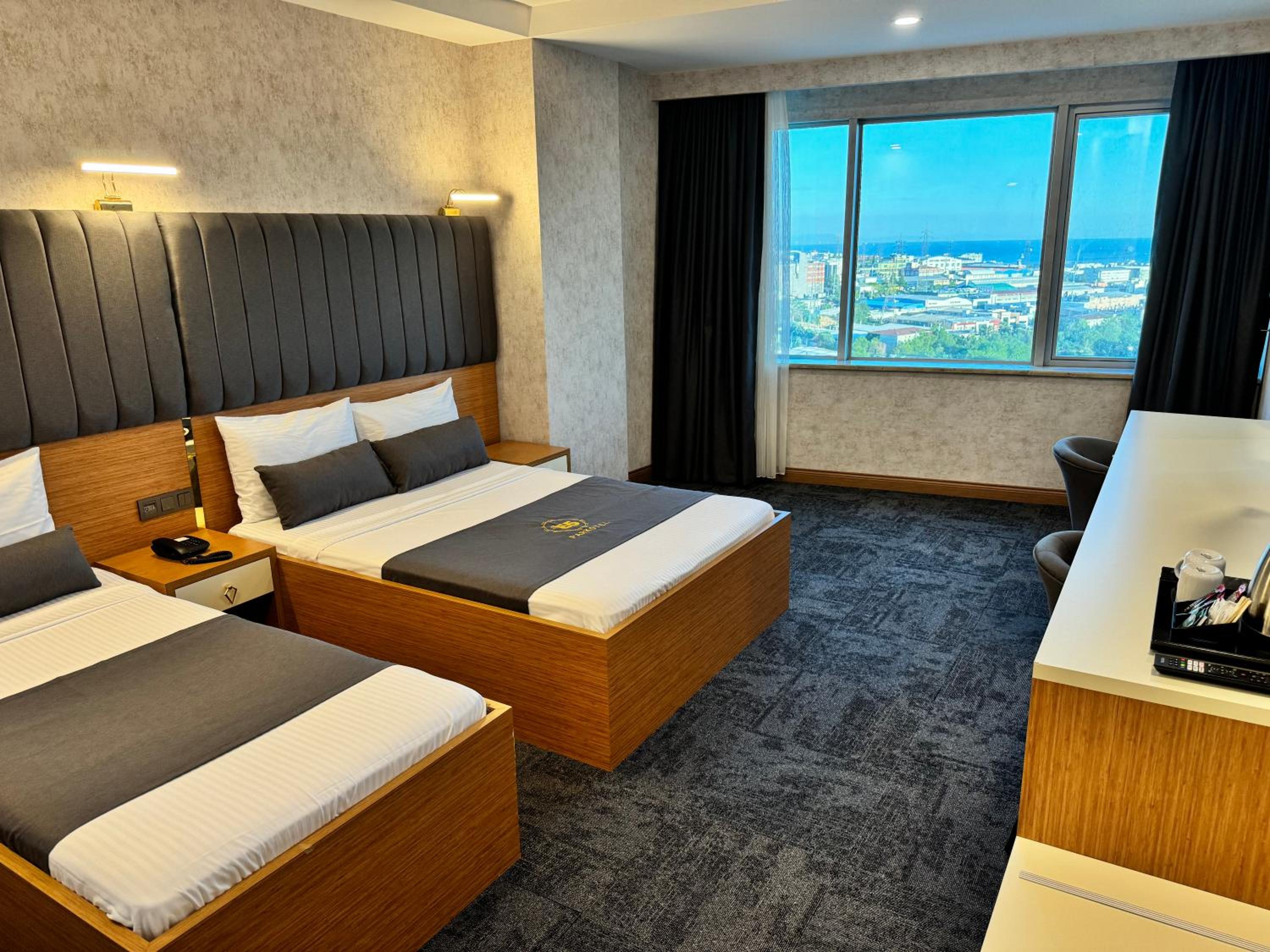 Family Room with Sea View - Photo 1