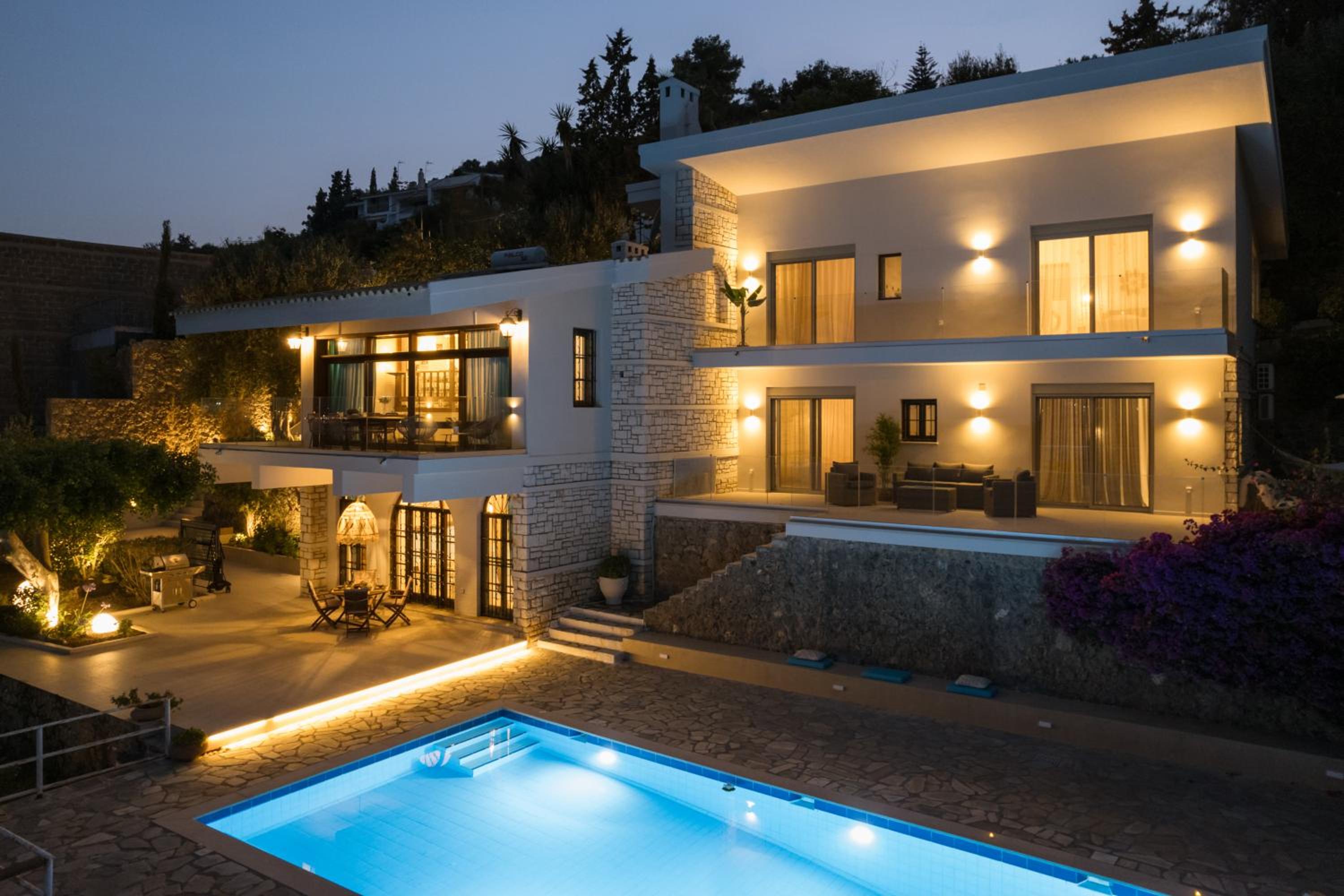 Villa photo 2