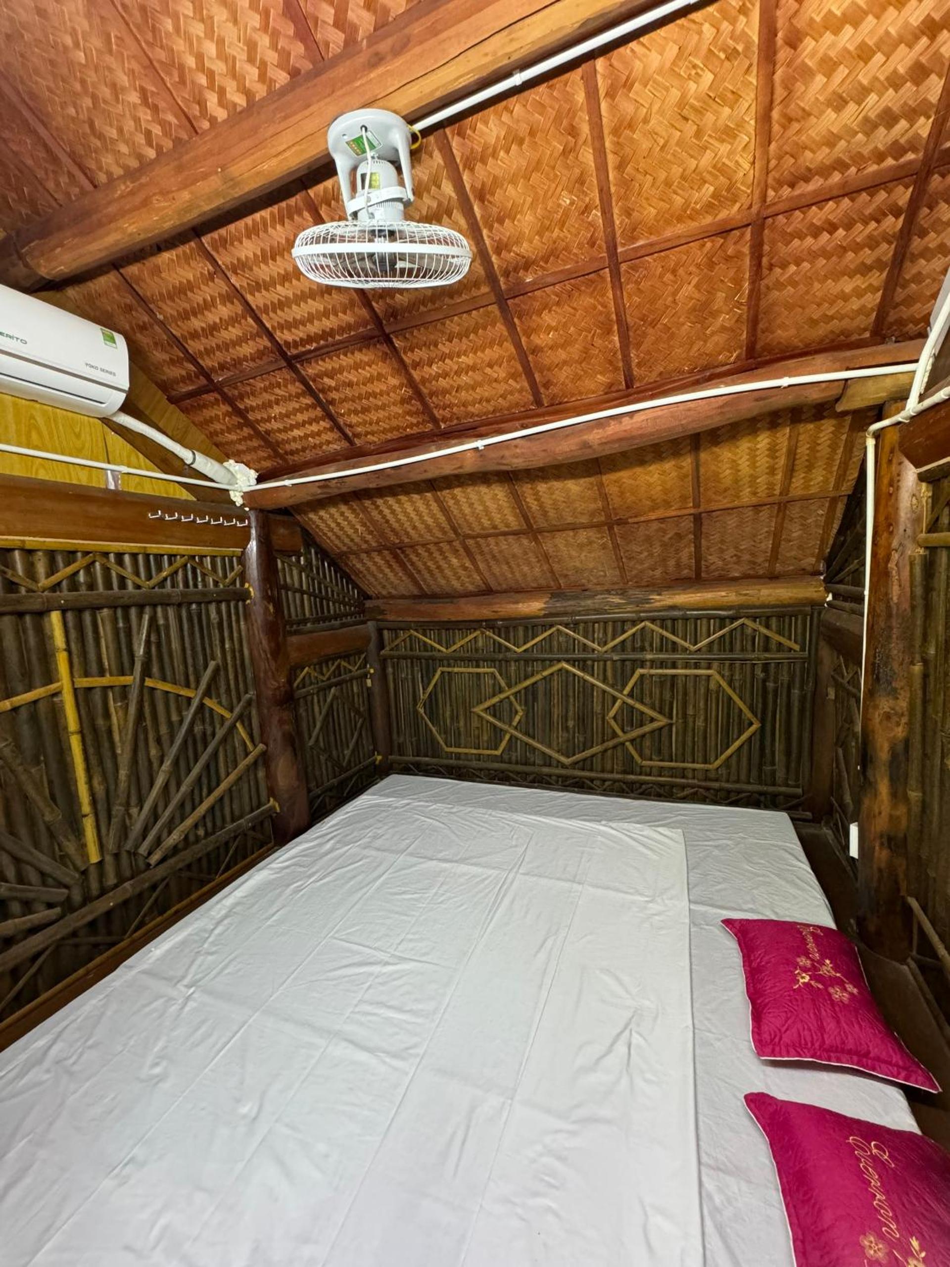6-Bed Mixed Dormitory Room photo 1