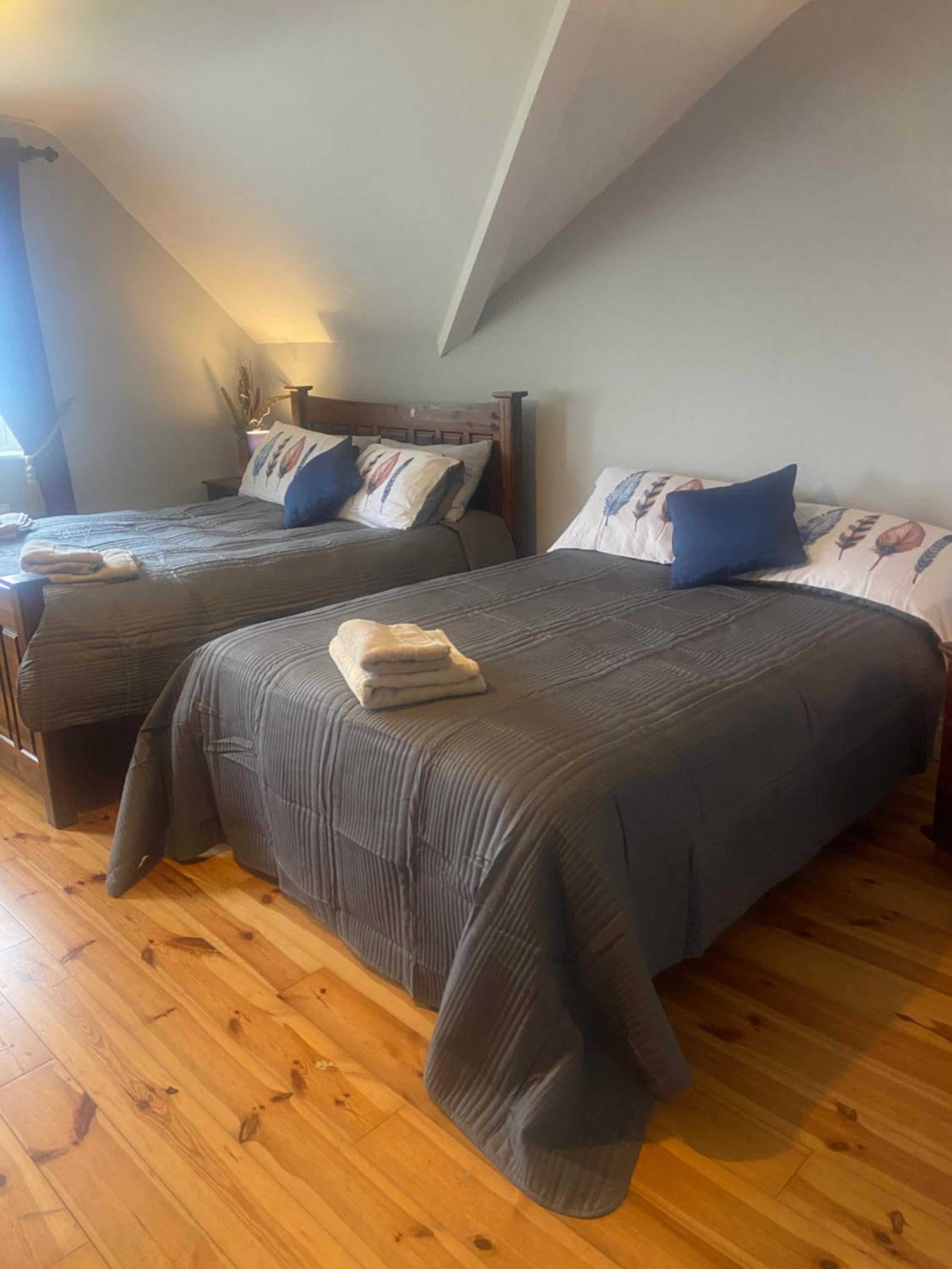 Quadruple Room with Private Bathroom photo 3