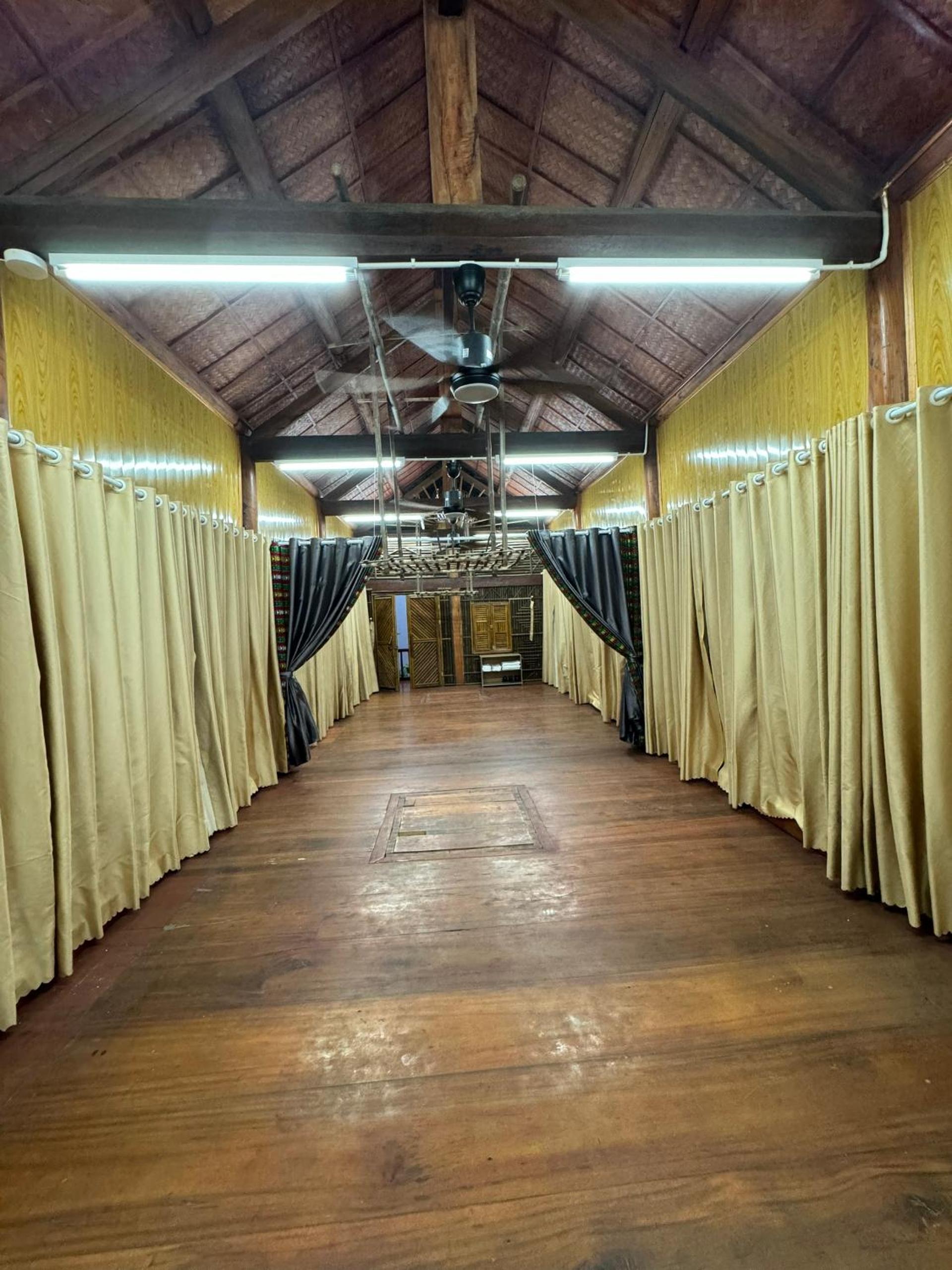 6-Bed Mixed Dormitory Room photo 3