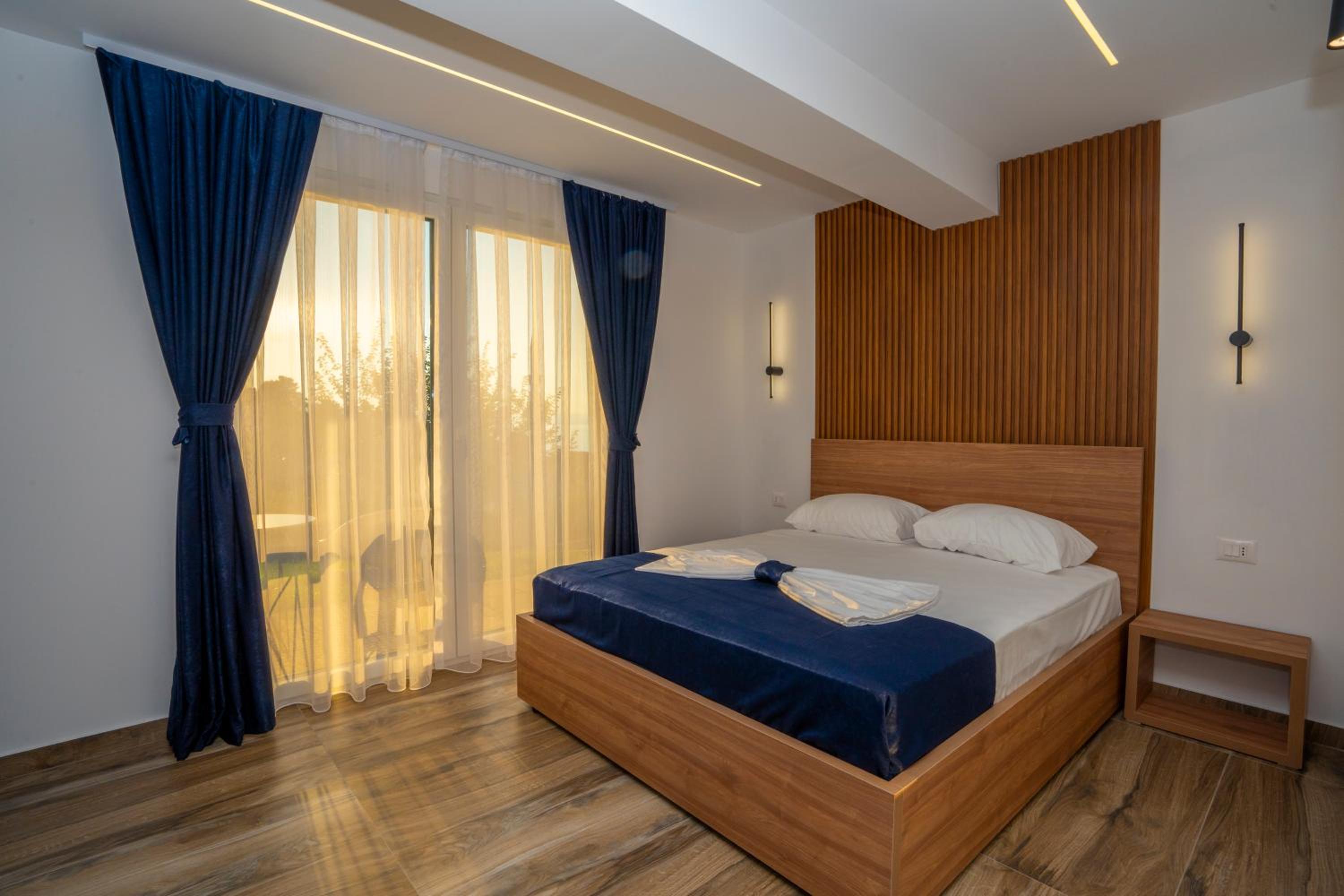 Quadruple Room with Lake View