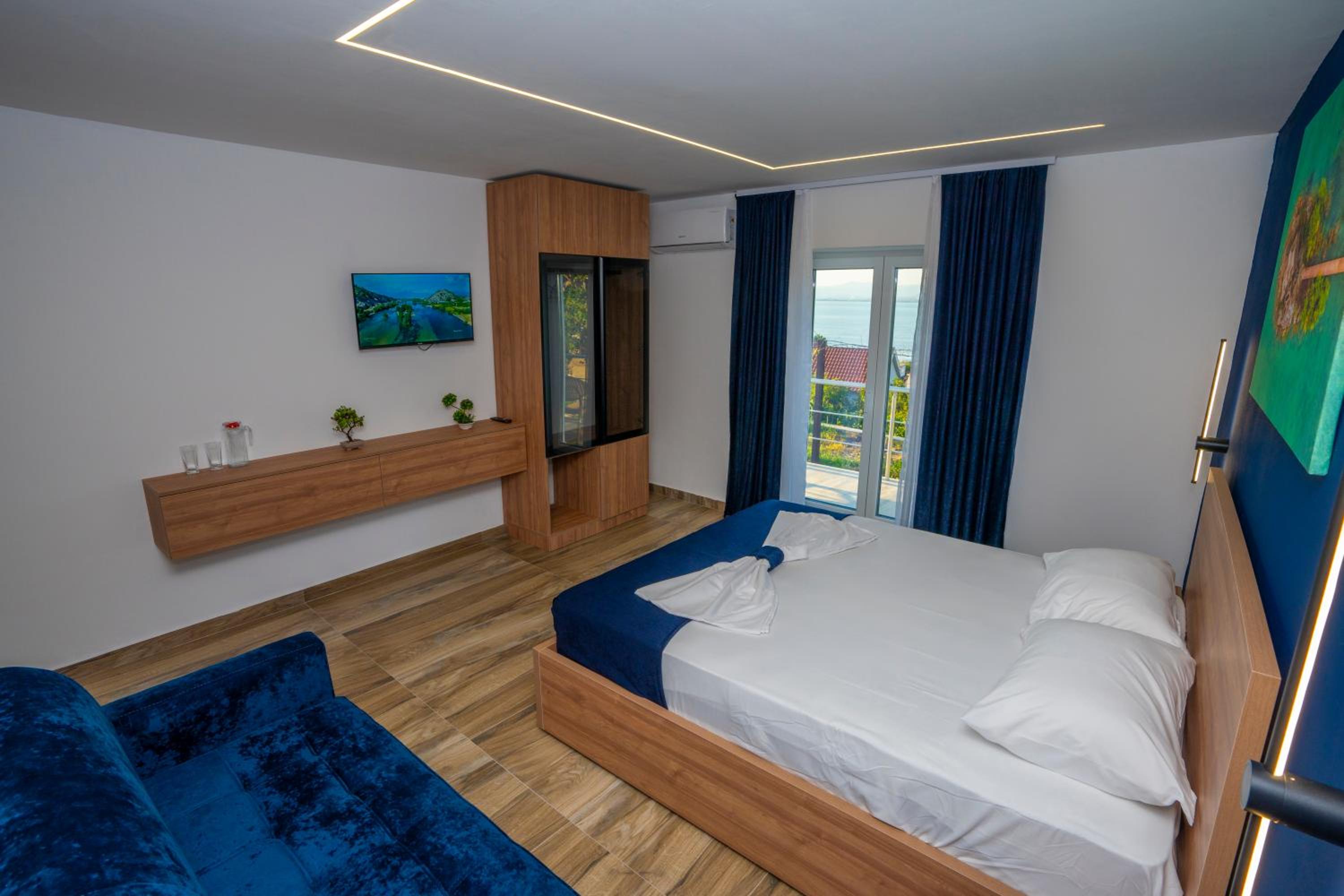 Family Room with Lake View