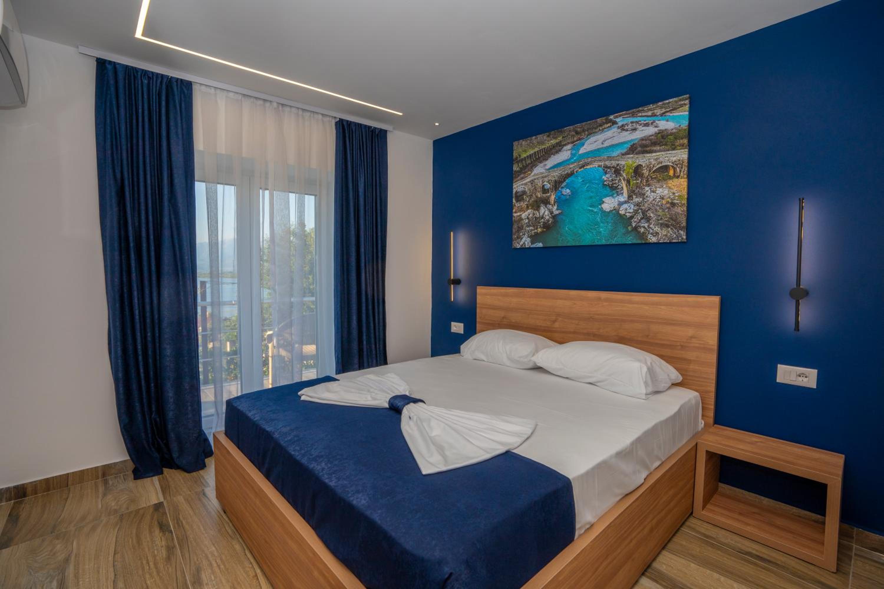 Double Room with Lake View